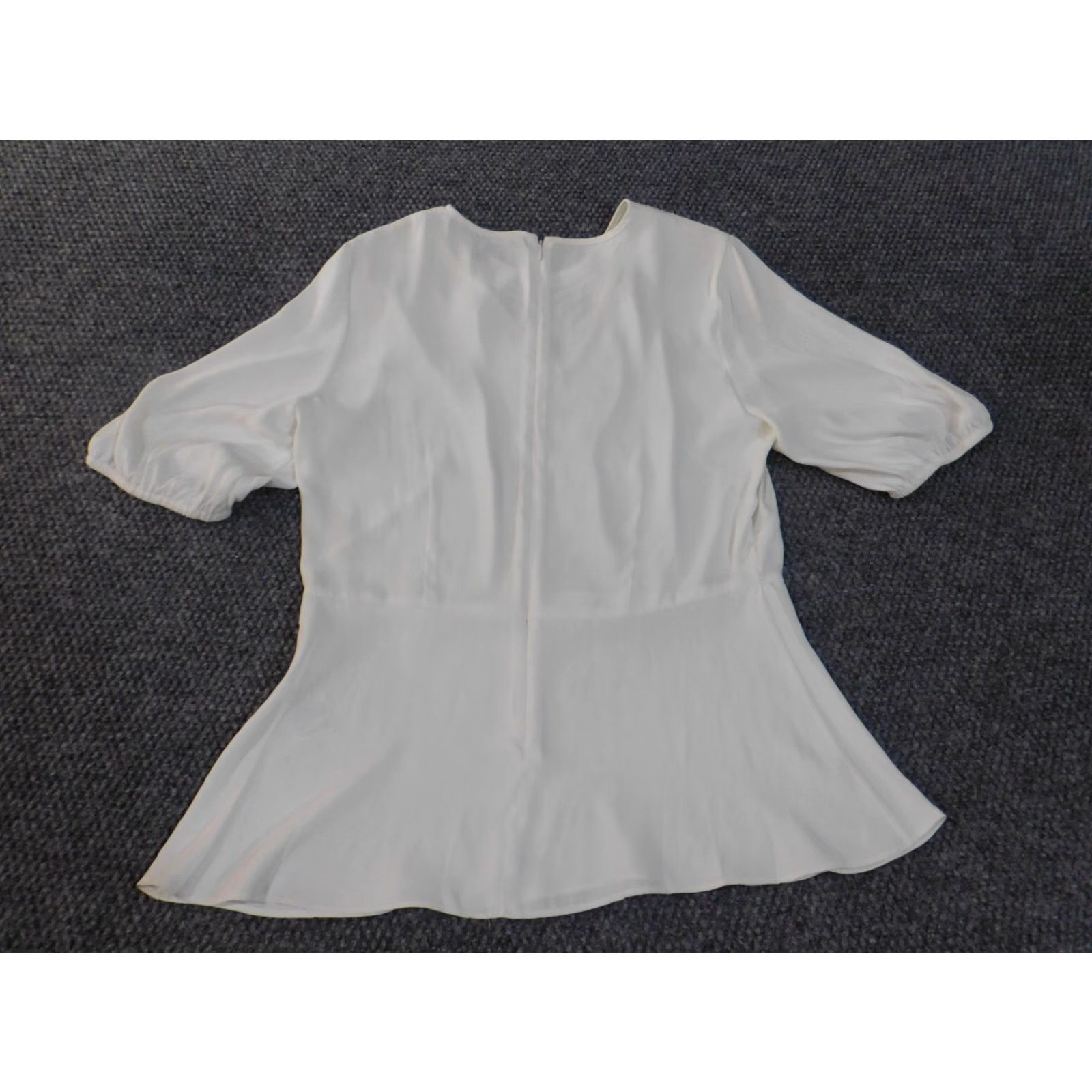 White House Black Market White House Black Market top Blouse Womens XS? 8 White Polyester Casual Pullover Round Neck Short Sleeve Solid Stretch Machine Washable Size M / US 6-8 / IT 42-44 - 7 Thumbnail