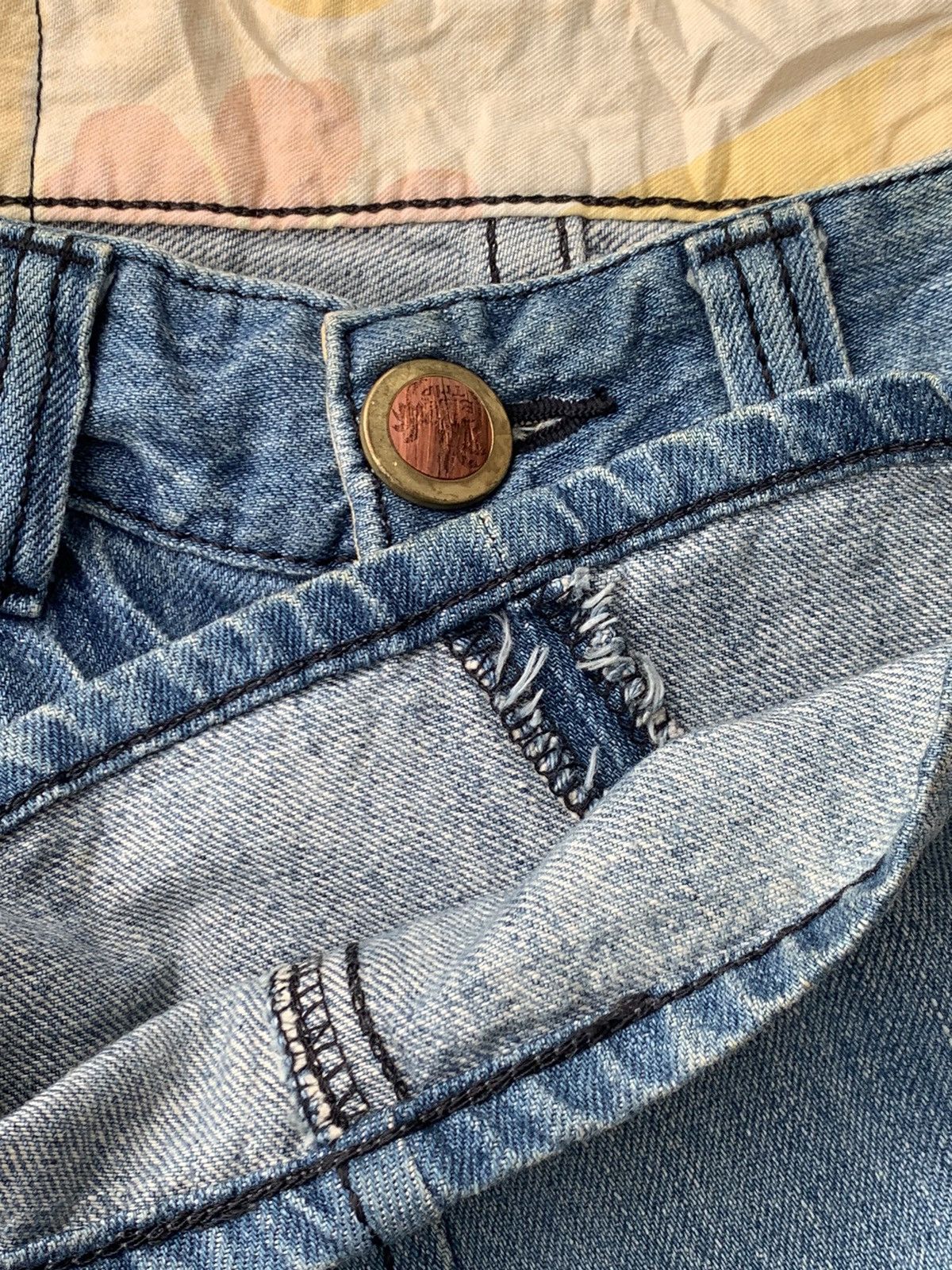 Edwin 𝗙𝗟𝗔𝗥𝗘 EDWIN BLUE TRIP VERY RARE & DISTRESSED. Size US 33 - 11 Thumbnail