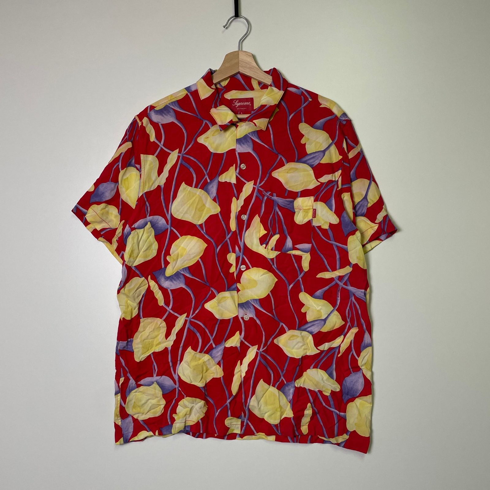 Supreme Lily Hawaiian Shirt Men L Red Floral Short Sleeves