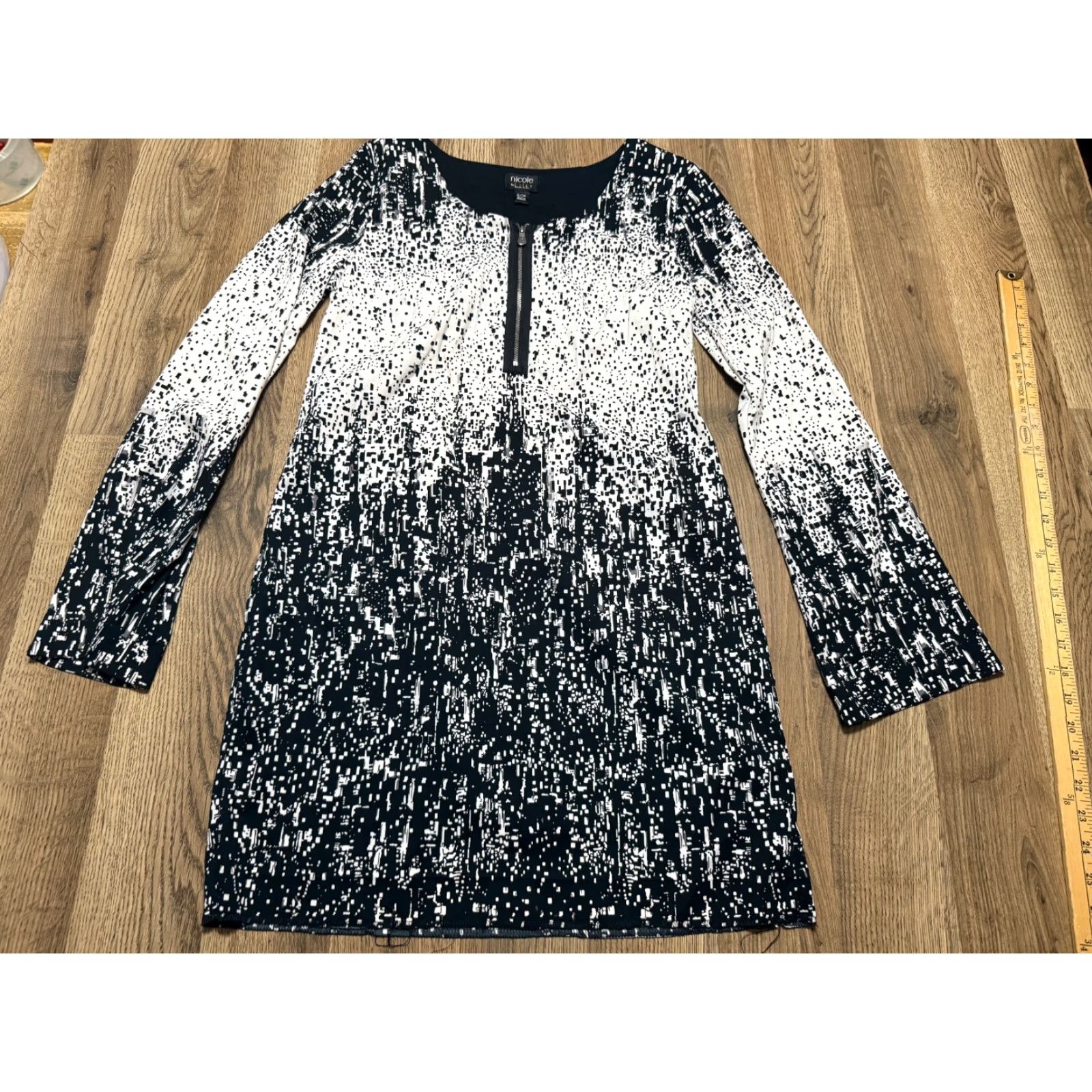 Nicole Miller Nicole Miller Dress Women's Small Black White Long Sleeve 1/4 Zipper Pencil Sheath Knee Length Casual Party/Cocktail Womens, Free Return Size S / US 4 / IT 40 - 2 Thumbnail