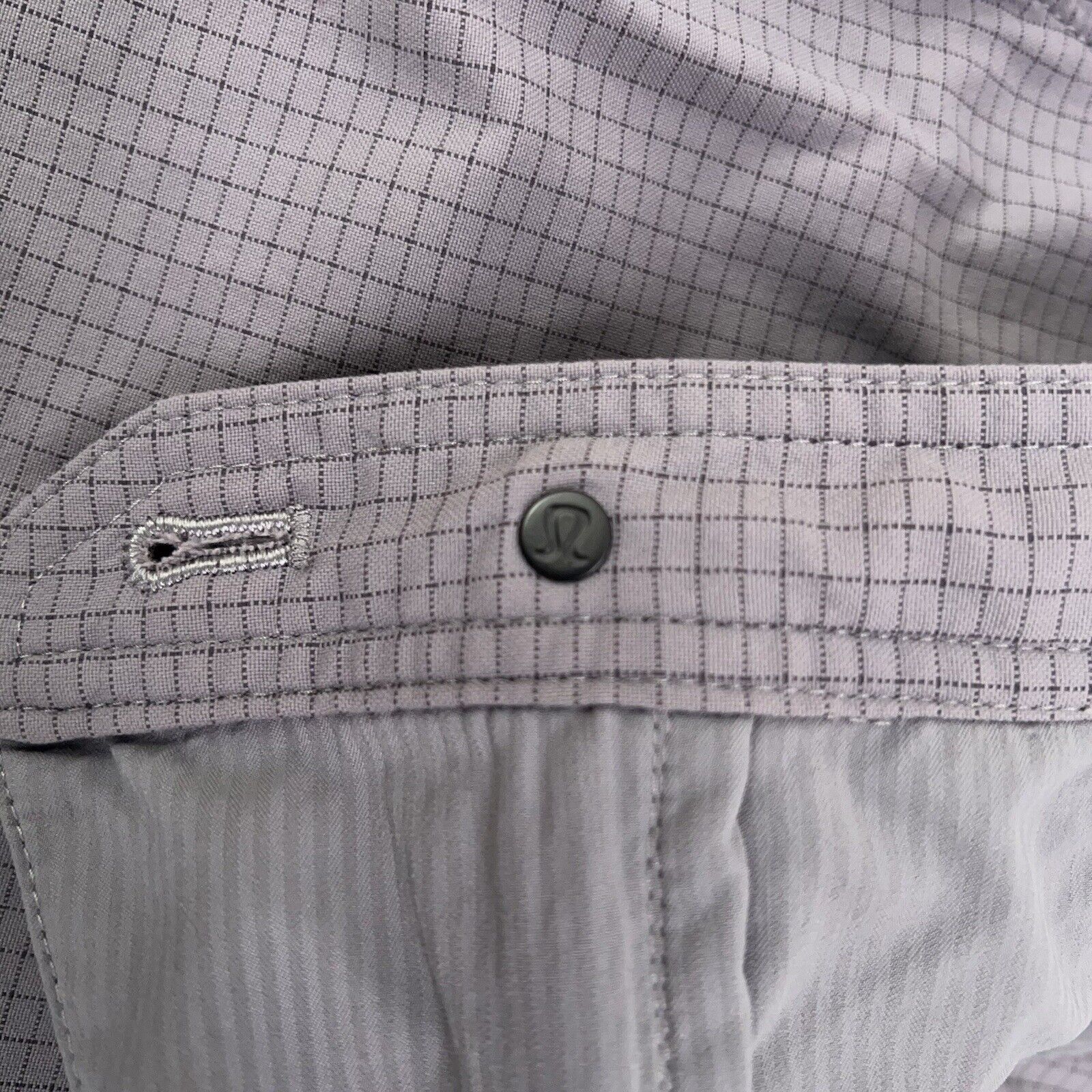 Lululemon Lululemon Shorts Men 38 Grey Grid Print 10" inseam Size US 38 / EU 54 - 7 Thumbnail