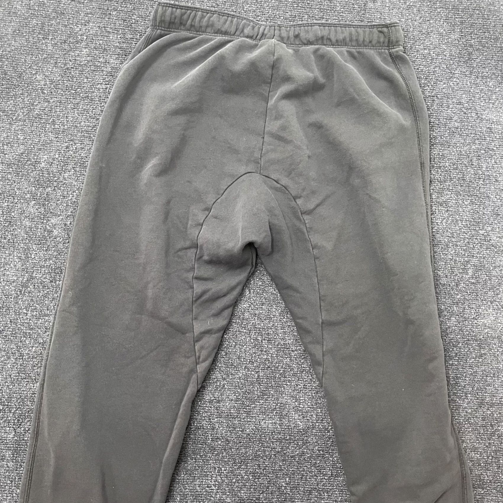 Nike Nike Sweatpants Mens M Black Fleece Joggers Elastic Waist Pockets Swoosh Size US 31 - 7 Thumbnail