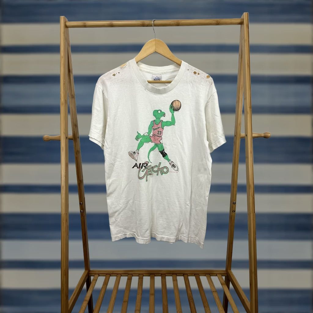 Vintage VTG 80s Air Gecko Basketball 23 Worn Distressed T-Shirt Mens Size US L / EU 52-54 / 3 - 1 Thumbnail