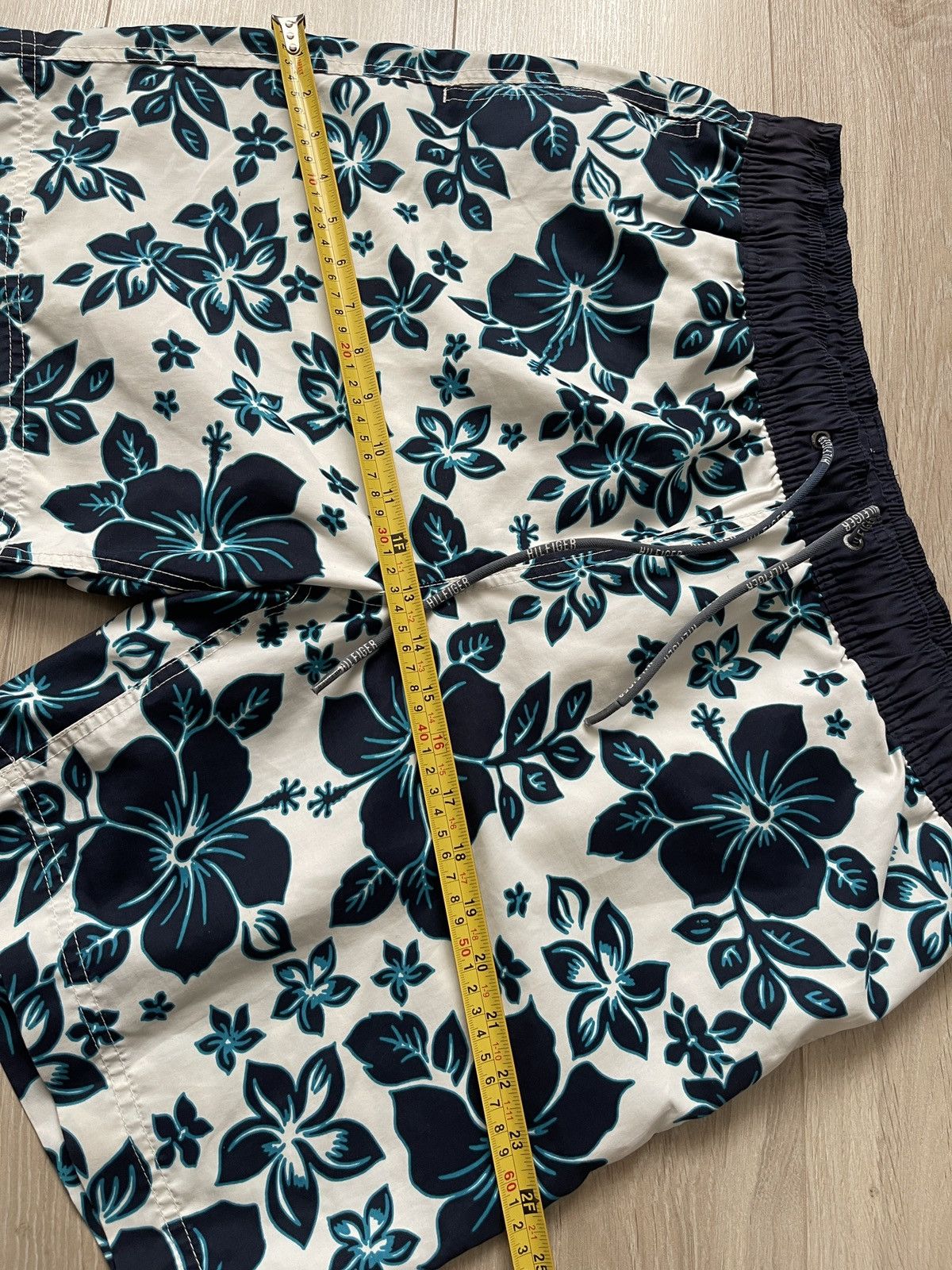 Tommy Hilfiger Tommy Hilfiger Floral Swim Trunks - Tropical Hibiscus Print Size US 34 / EU 50 - 12 Thumbnail