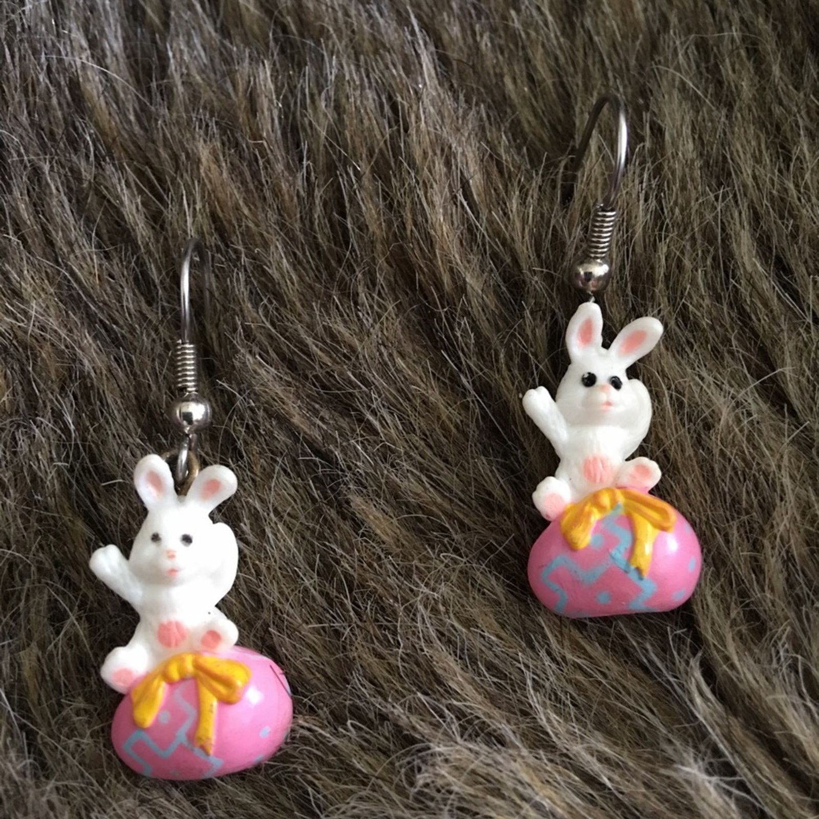 Jewelry Easter bunny sitting on an Easter egg earrings Size ONE SIZE - 1 Thumbnail
