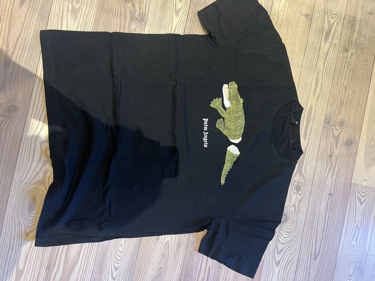 Crocodile palm angles t shirt