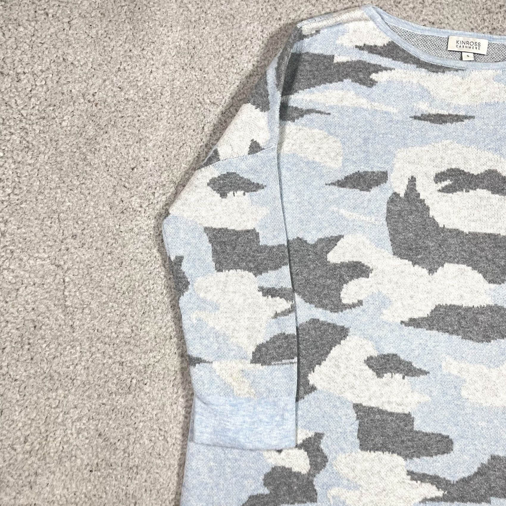 Vintage Kinross Cashmere Sweater Womens S Blue Camo Print Pullover Preppy Pullover Knit Geometric Blue Womens S Kinross Sweater Size S / US 4 / IT 40 - 7 Thumbnail