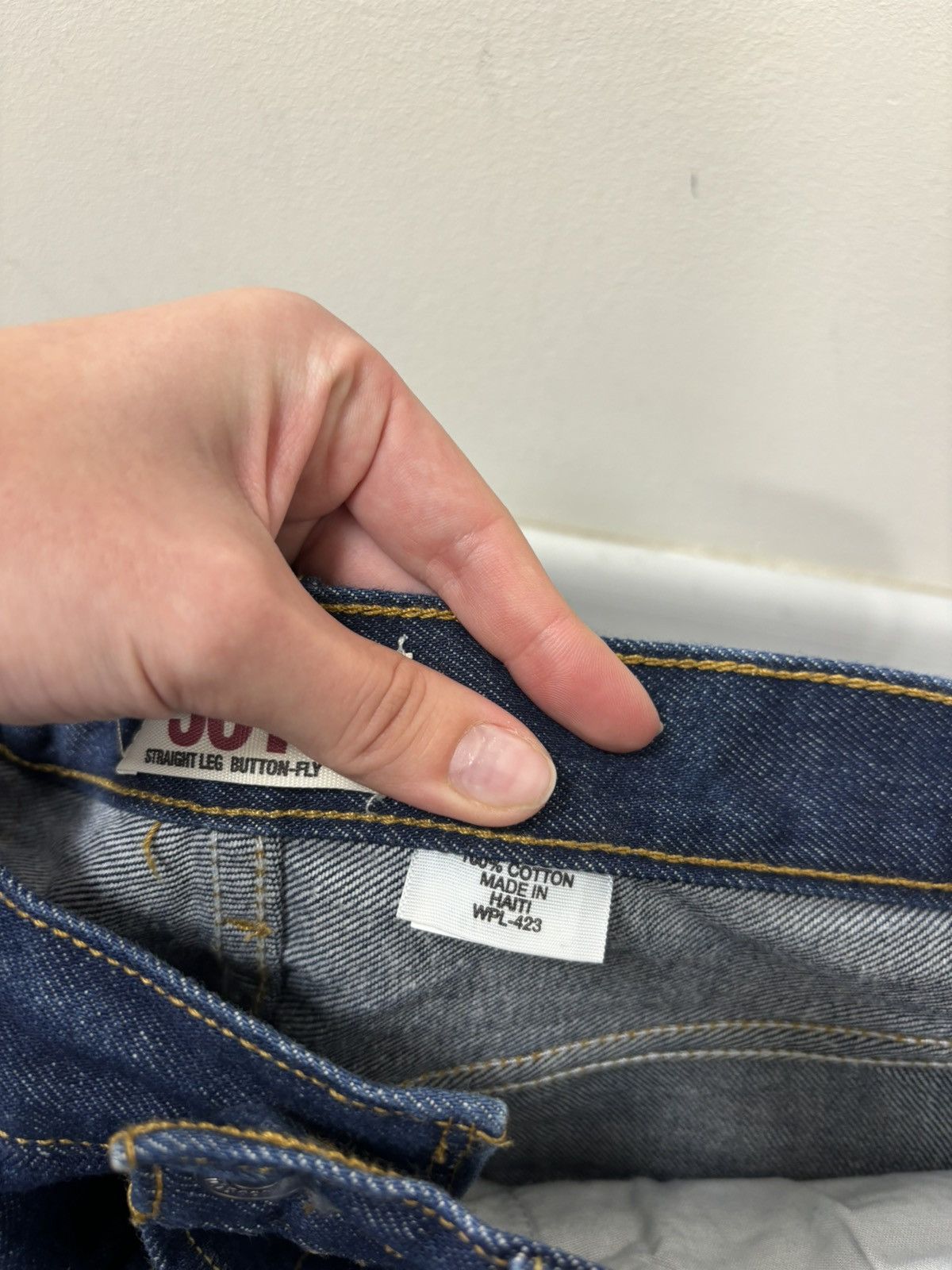 Levi's Vintage Levi’s 501 Straight Leg Button-Fly Blue Denim Jeans Size US 32 / EU 48 - 15 Thumbnail