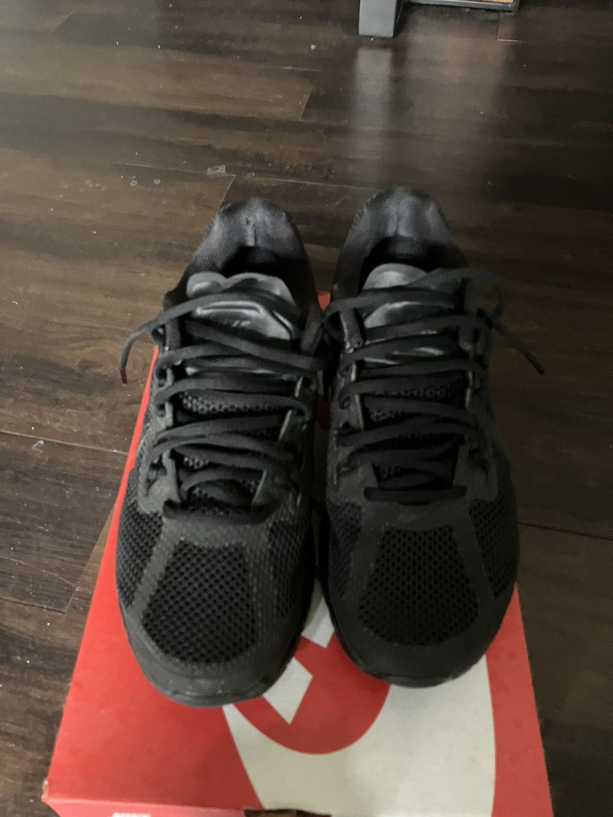 Nike Air Max 2013 Triple Black Retro Size US 10 / EU 43 - 8 Thumbnail