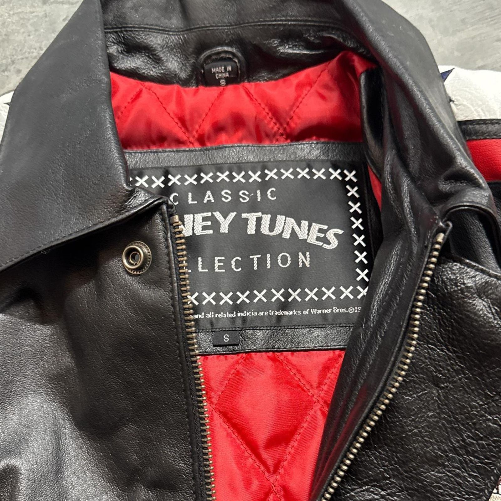 Vintage Vintage Looney Tunes Taz USA Tasmanian Devil Leather Jacket Size US S / EU 44-46 / 1 - 7 Thumbnail