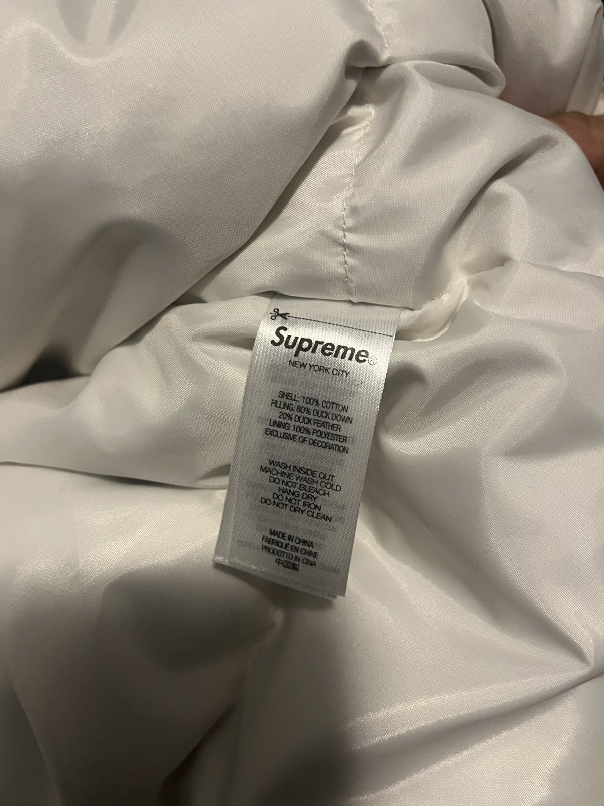 Damien Hirst × Supreme Supreme x Damien Hirst Size US M / EU 48-50 / 2 - 9 Thumbnail
