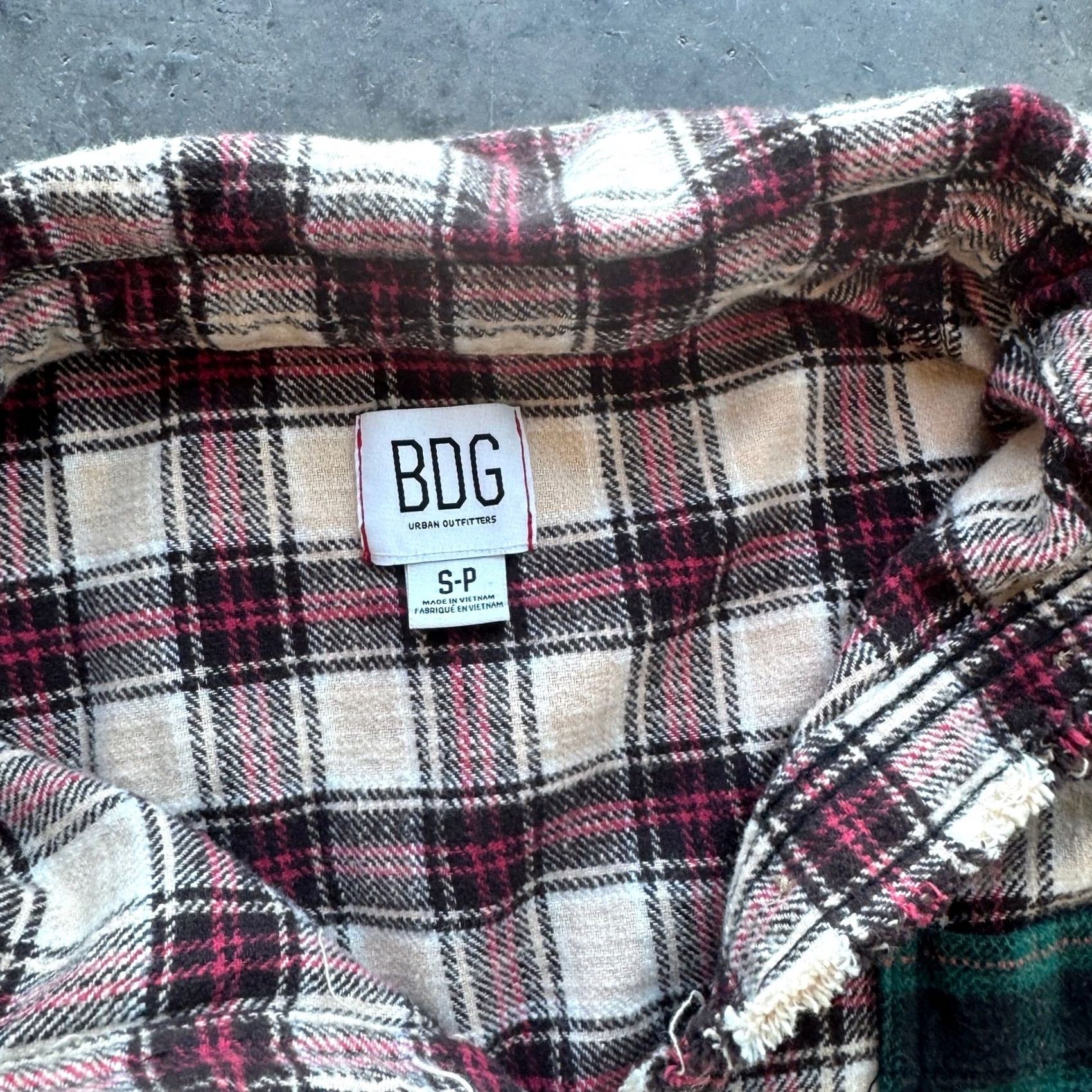 Vintage VINTAGE BDG Robbie Checkered Red Flannel Shirt Womens XS Size S / US 4 / IT 40 - 2 Thumbnail