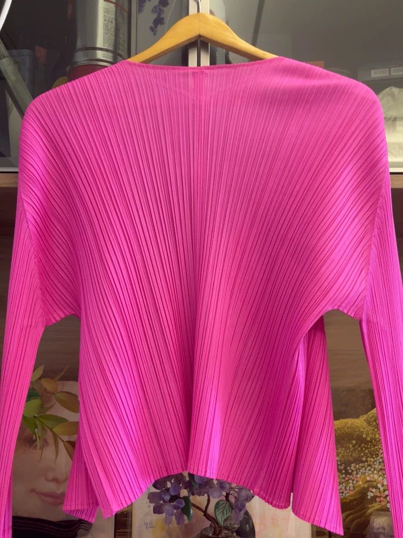 Issey Miyake Issey Miyake A peach-pink pleated round-neck front-opening Size M / US 6-8 / IT 42-44 - 2 Thumbnail