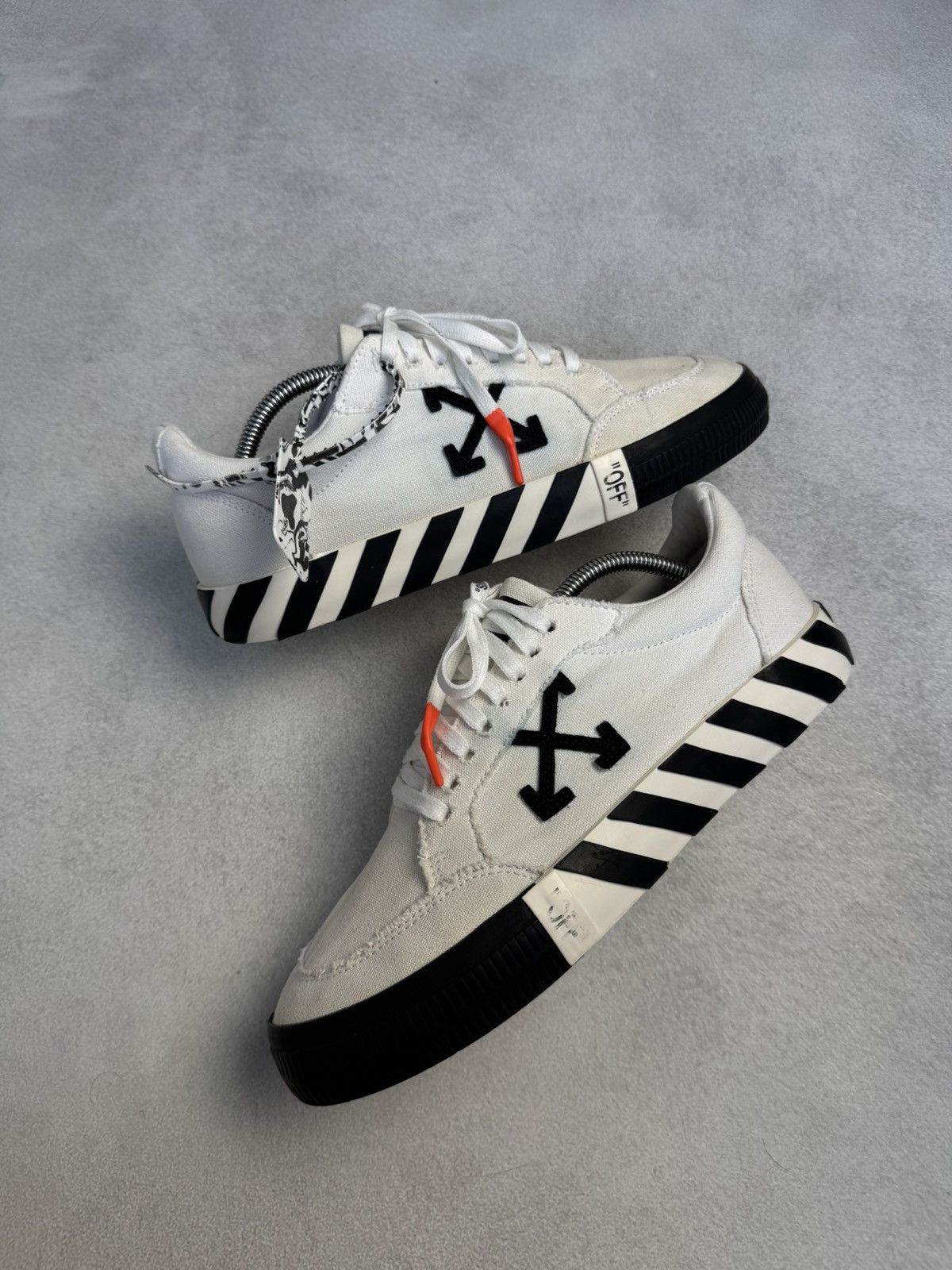 Off-White Off-White Low Vulcanized Canvas Sneakers size43 Size US 9.5 / EU 42-43 - 3 Thumbnail