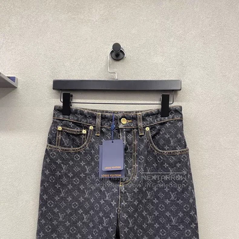 Louis Vuitton Louis Vuitton Full print black jeans Size US 36 / EU 52 - 4 Thumbnail