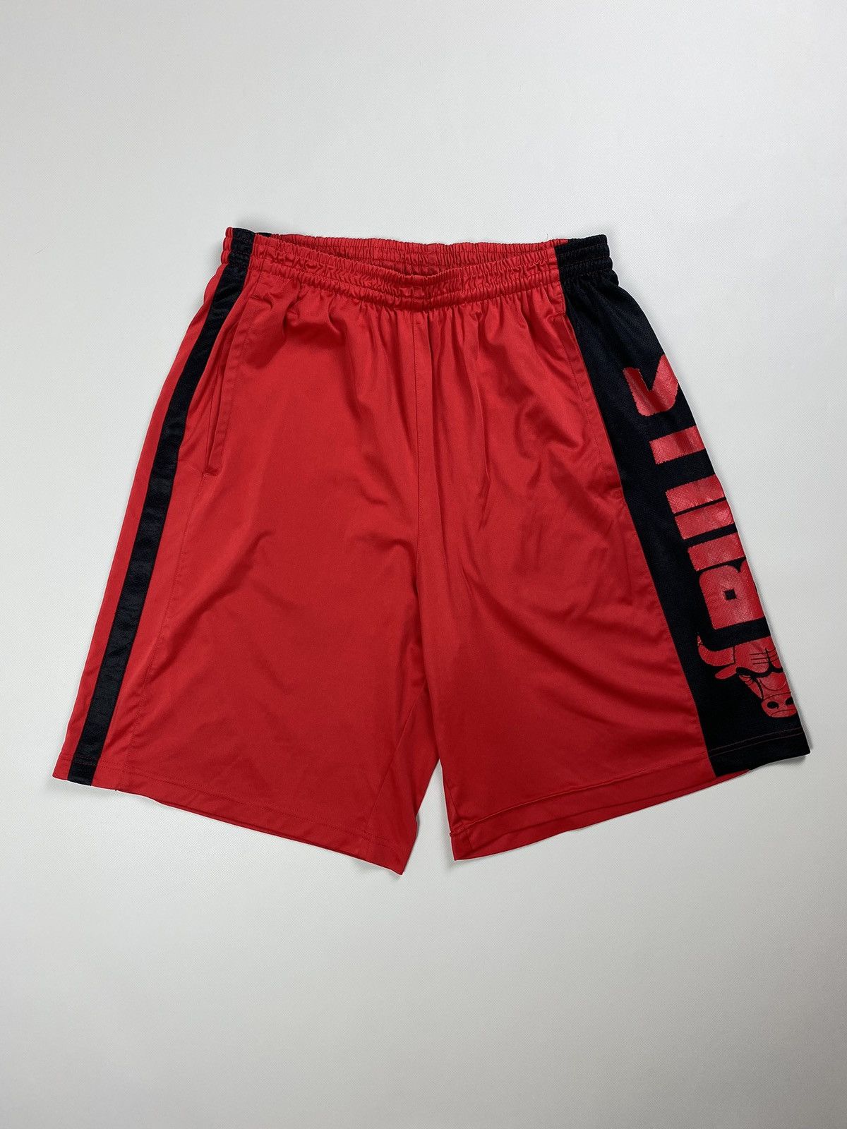 NBA Adidas Chicago Bulls men’s shorts NBA Basketball size M Size US 32 / EU 48 - 1 Thumbnail