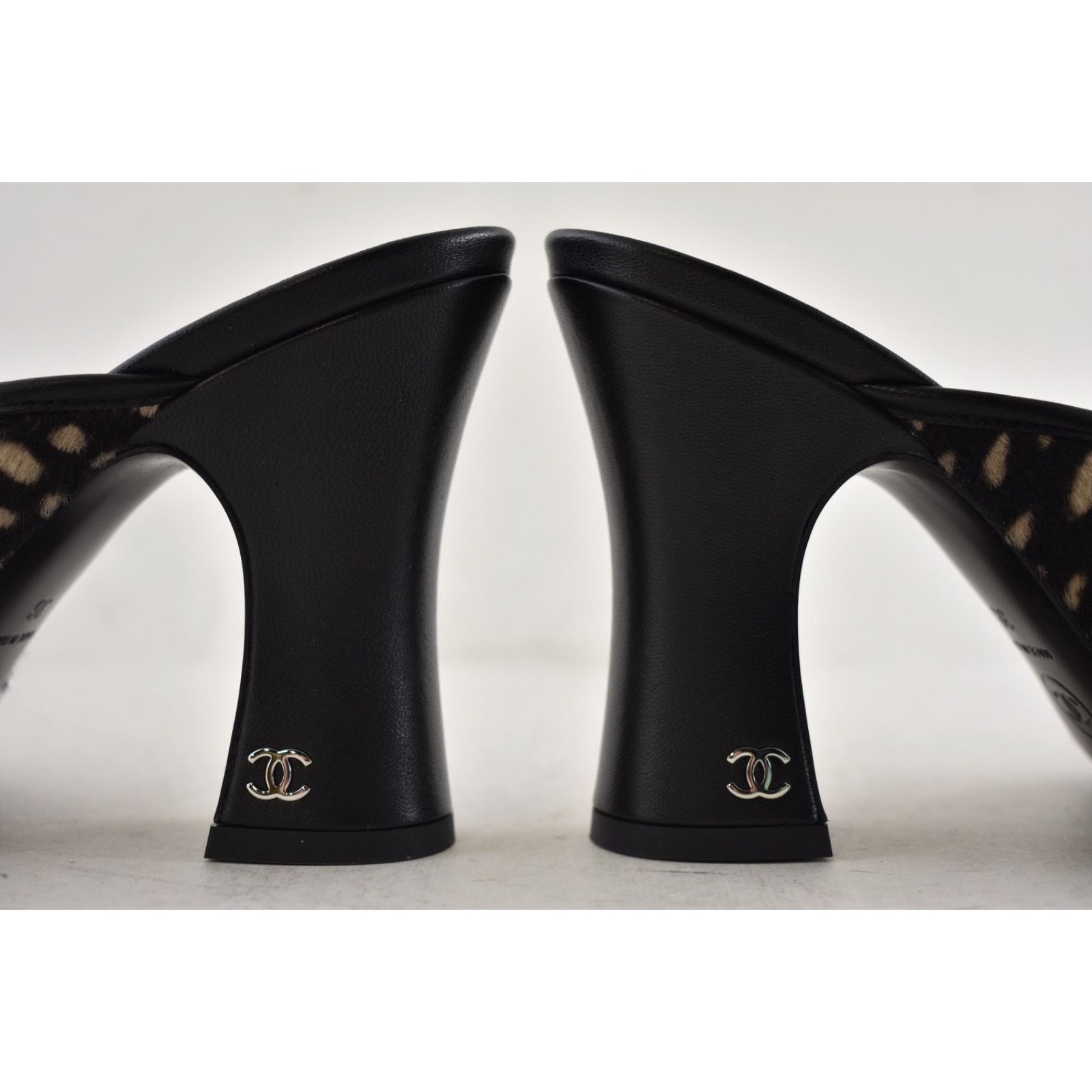 Chanel Chanel Pony Fur Square Toe Block Heel Mule 36 Size US 6 / IT 36 - 20 Thumbnail