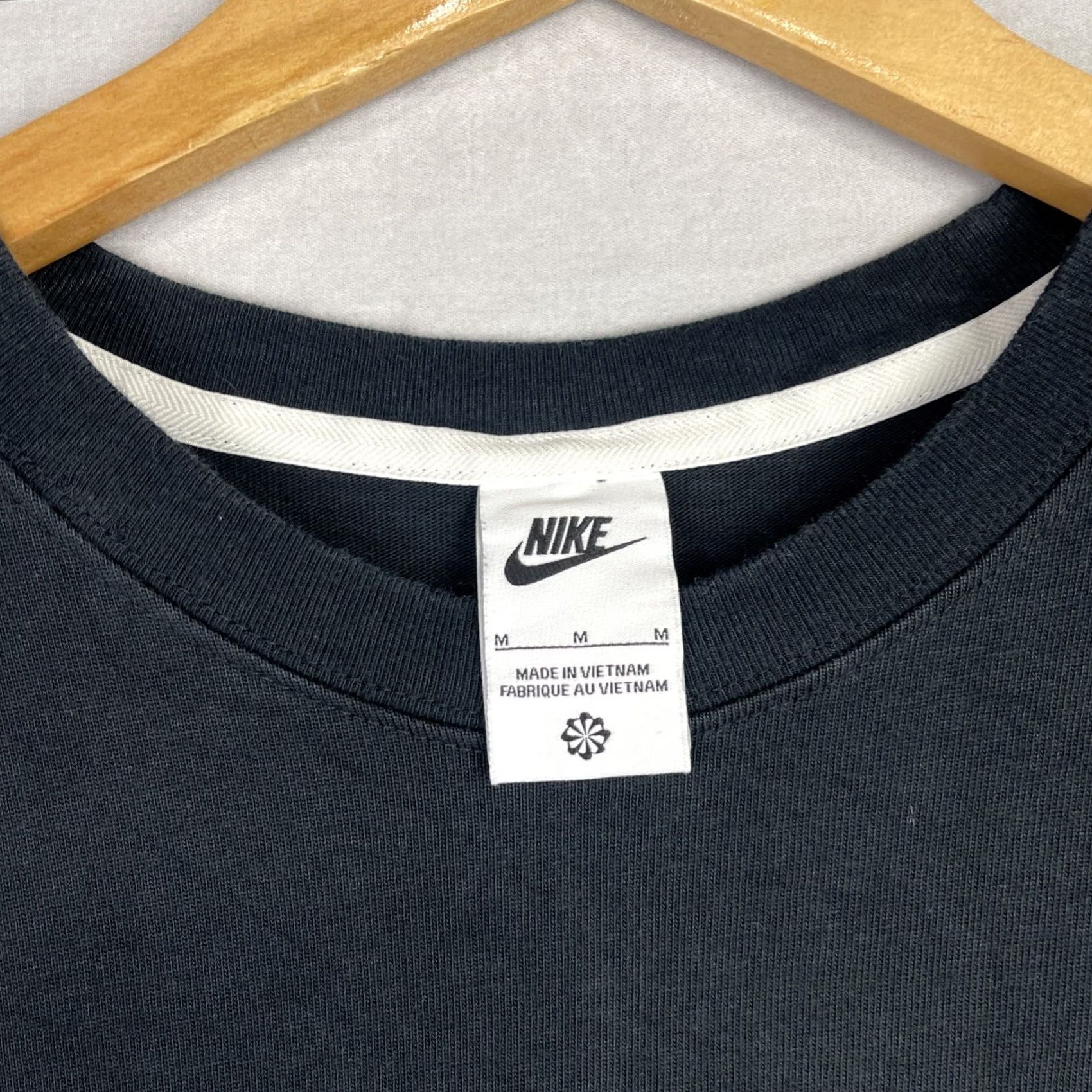 Nike Nike Shirt Mens Medium Black Sportswear Essentials Heavyweight DR8898-010 Tee Size US M / EU 48-50 / 2 - 4 Thumbnail