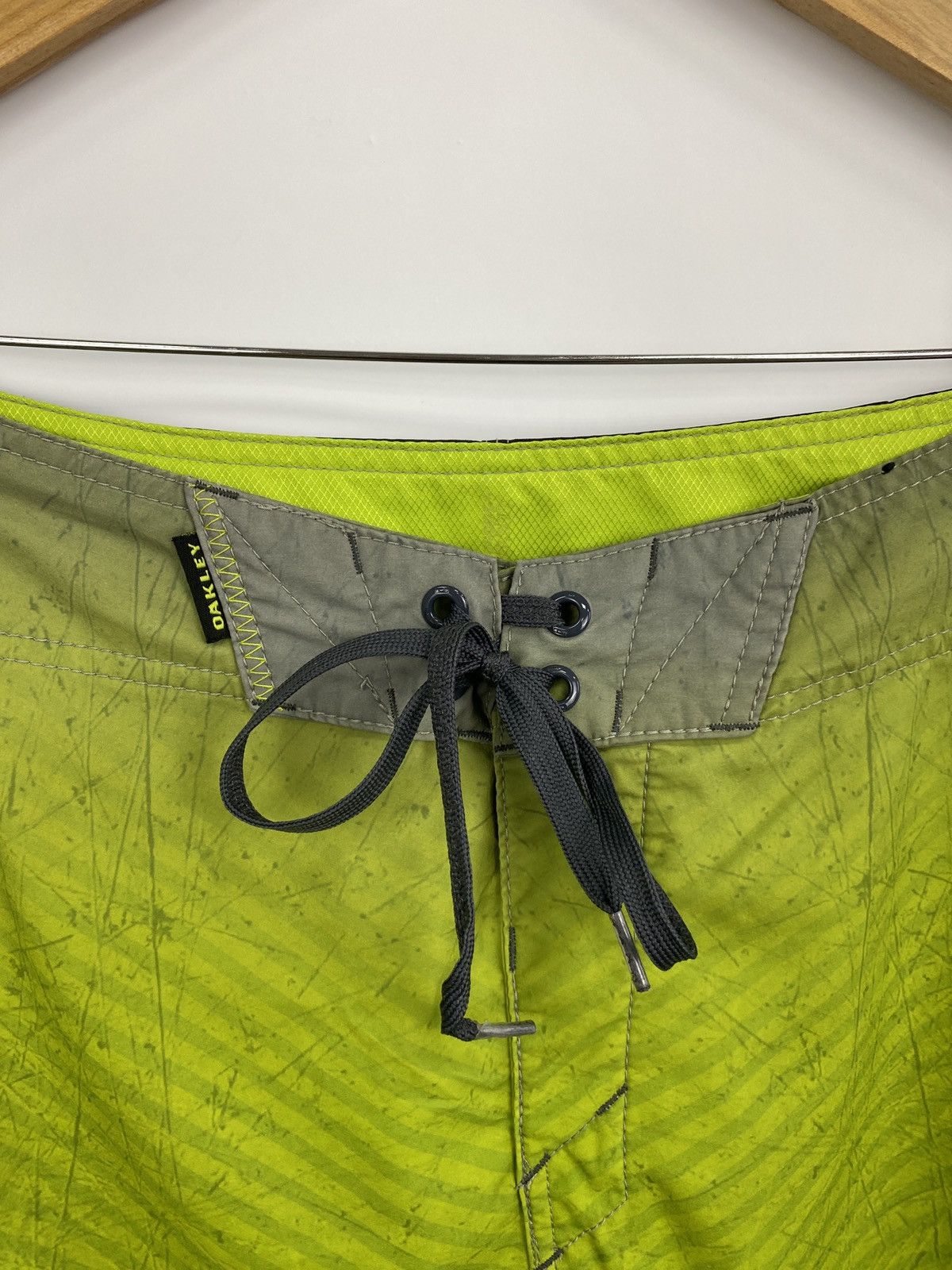 Oakley 🇺🇸 Vintage Oakley Surf Big logo Shorts Retro Rare Hype Y2K Size US 32 / EU 48 - 5 Thumbnail