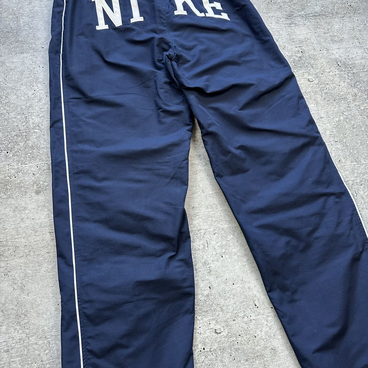 Nike Vintage Nike Nylon Track BAGGY Pants Drill Y2K Logo Men’s Size US 32 / EU 48 - 8 Thumbnail