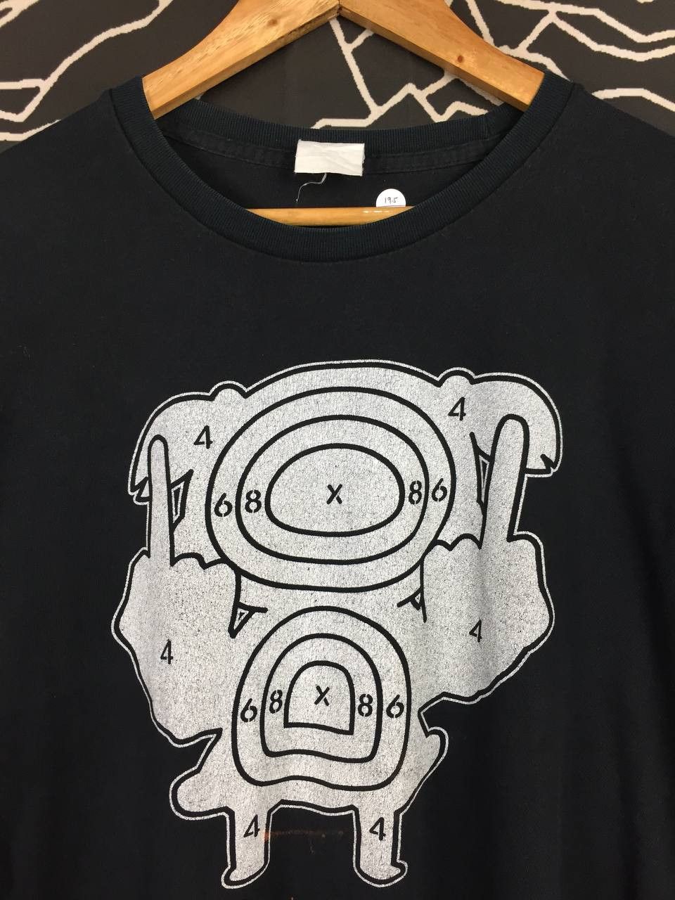 Anime Pop Team Epic Middle Finger Bullseye Target Anime Manga Tee Size US M / EU 48-50 / 2 - 4 Thumbnail