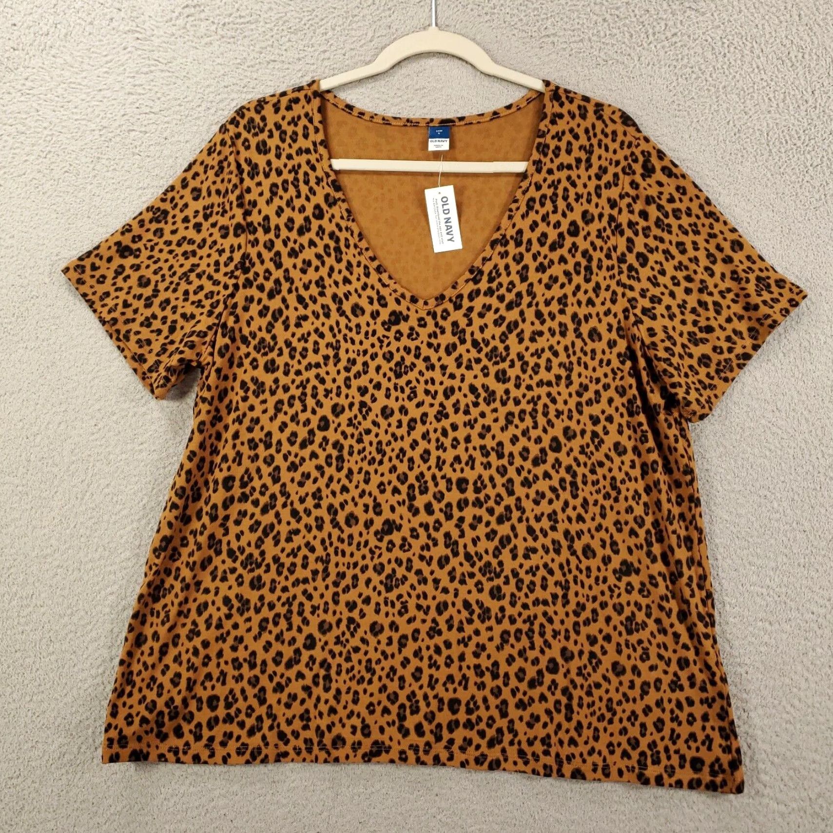Old Navy Old Navy Leopard Print V-Neck Top Womens L Shirt Blouse Multicolor Short Sleeve NWT Animals Casual Workwear M/W Mens? Size L / US 10 / IT 46 - 2 Thumbnail