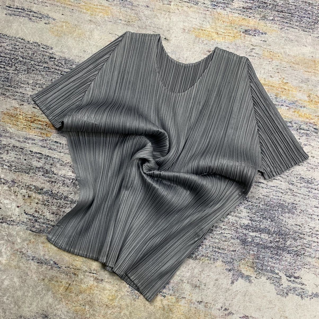Pleats Please Issey Miyake Issey miyake Pleats please pleated shirt Size M / US 6-8 / IT 42-44 - 3 Thumbnail