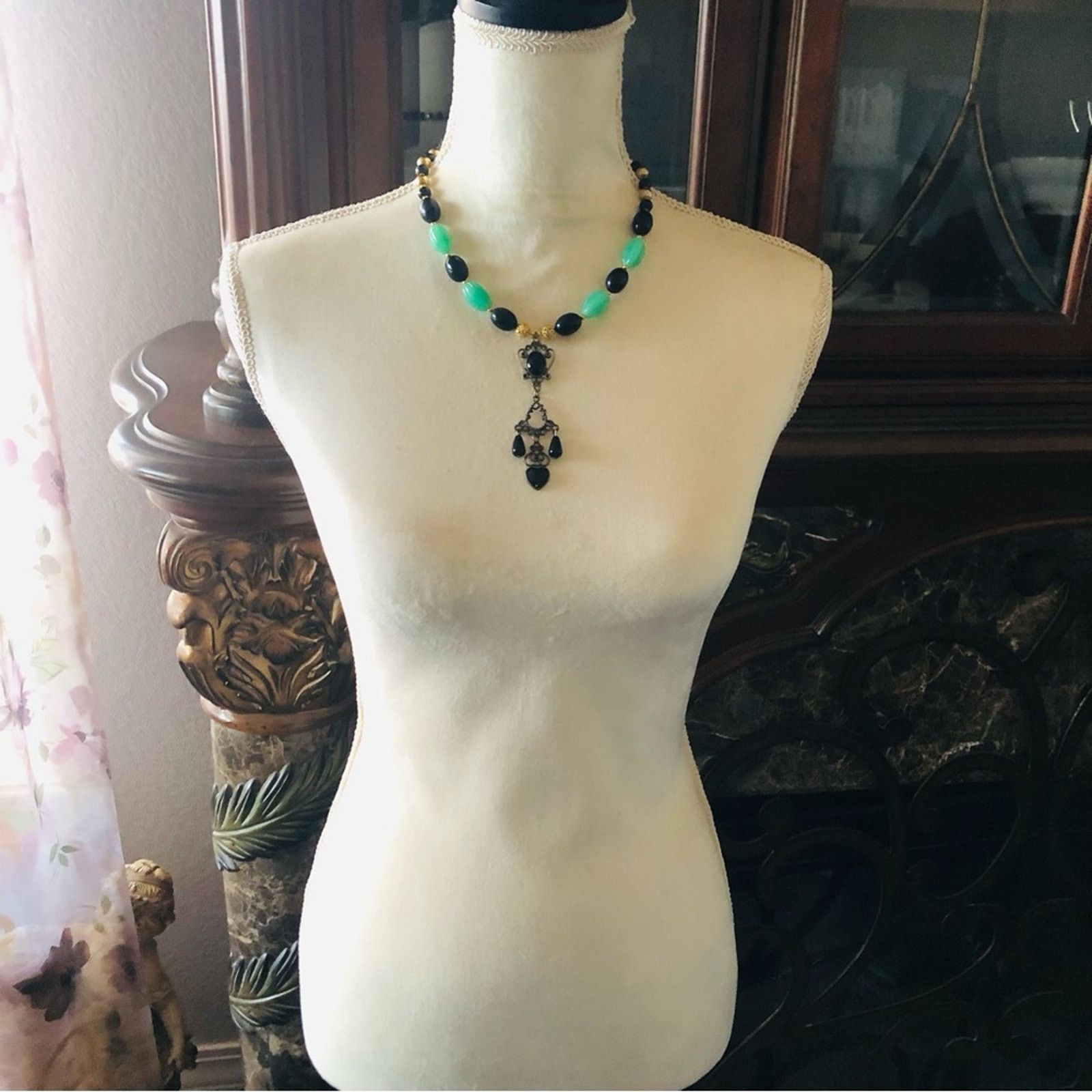 Handmade Handcrafted Victorian style pendant chalcedony necklace Size ONE SIZE - 5 Thumbnail