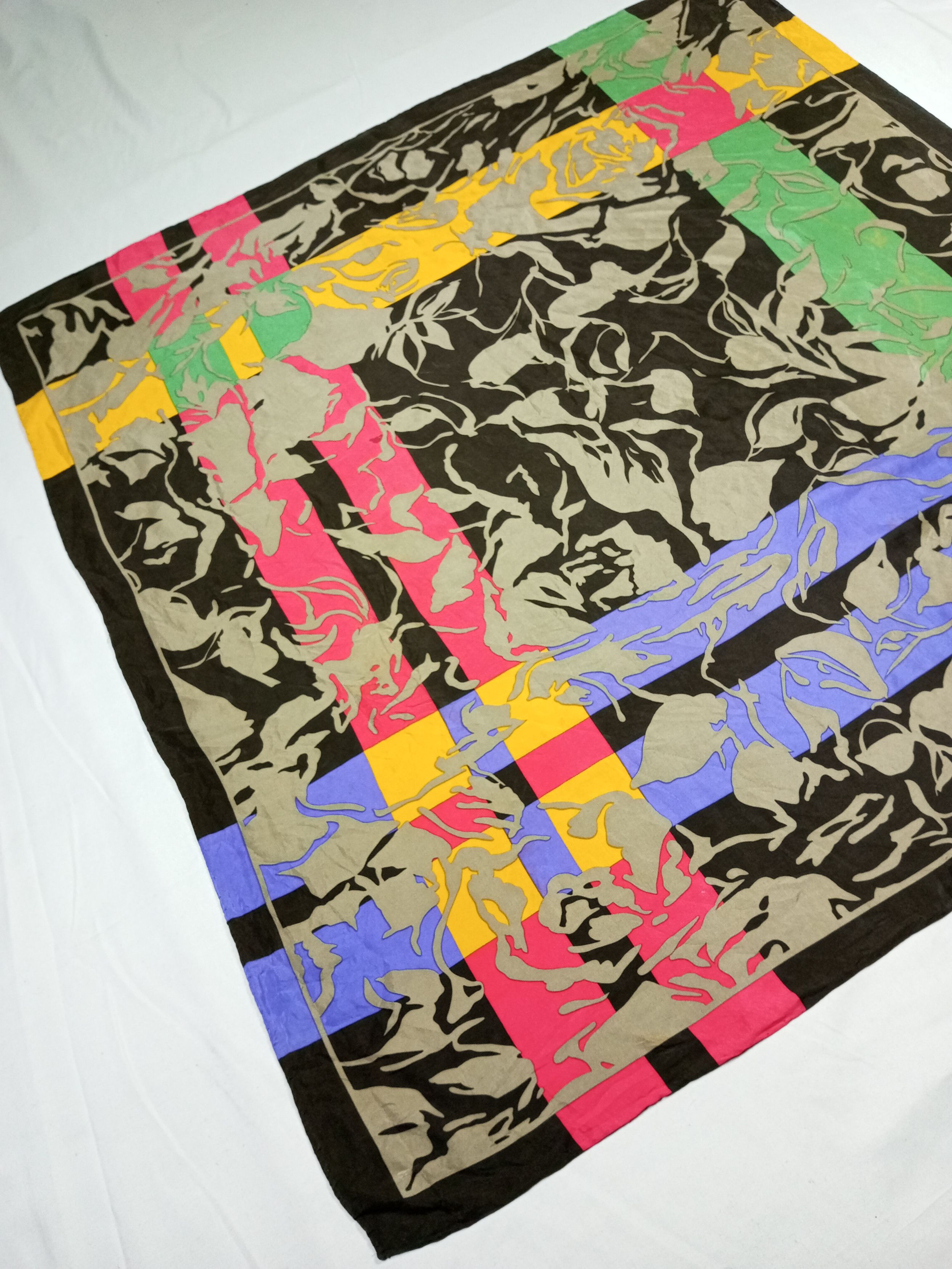 Pierre Cardin × Vintage Vintage Pierre Cardin Silk Scarf Size ONE SIZE - 3 Thumbnail
