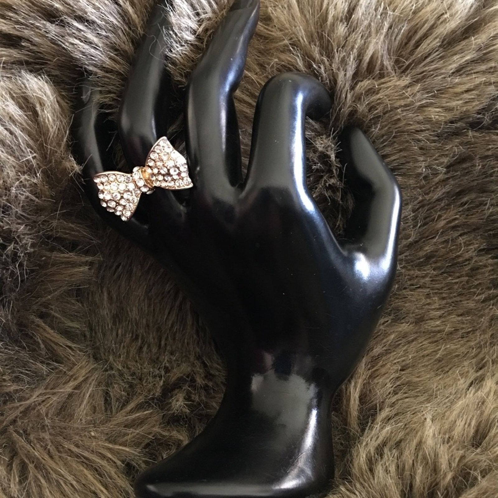Vintage Vintage rhinestone bow ring size 6 Size ONE SIZE - 1 Thumbnail