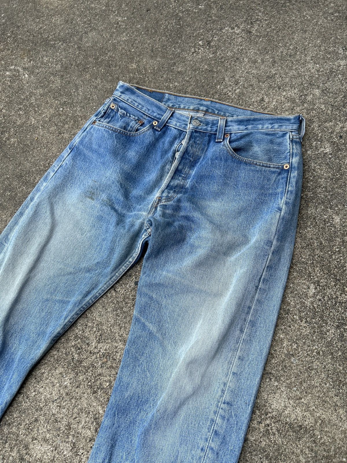 Levi's × Vintage Vintage Levi’s 501 red tap made in USA Size US 33 - 2 Thumbnail
