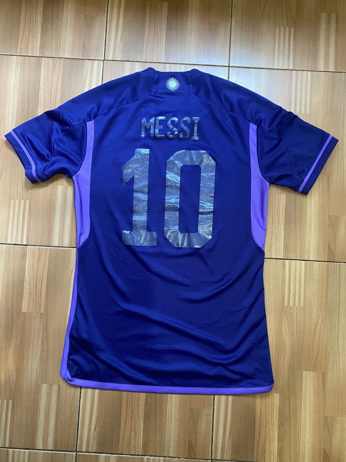 Adidas Adidas Argentina 2022 World Cup #10 Messi Away Shirt Jersey Size US S / EU 44-46 / 1 - 2 Thumbnail