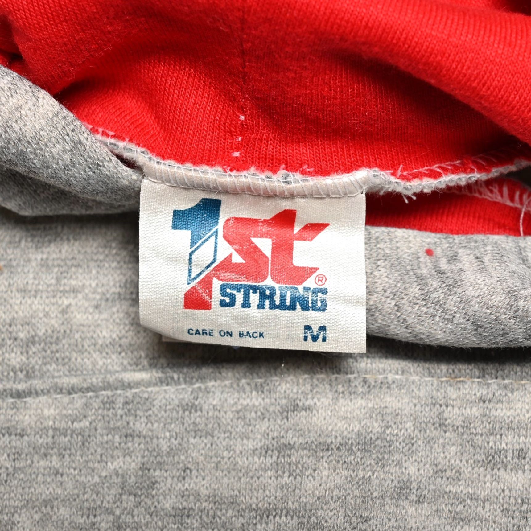 Vintage VINTAGE 1st String Hoodie Mens 80s Gray/Red Pullover Long Sleeve M (Medium) Size US M / EU 48-50 / 2 - 3 Thumbnail