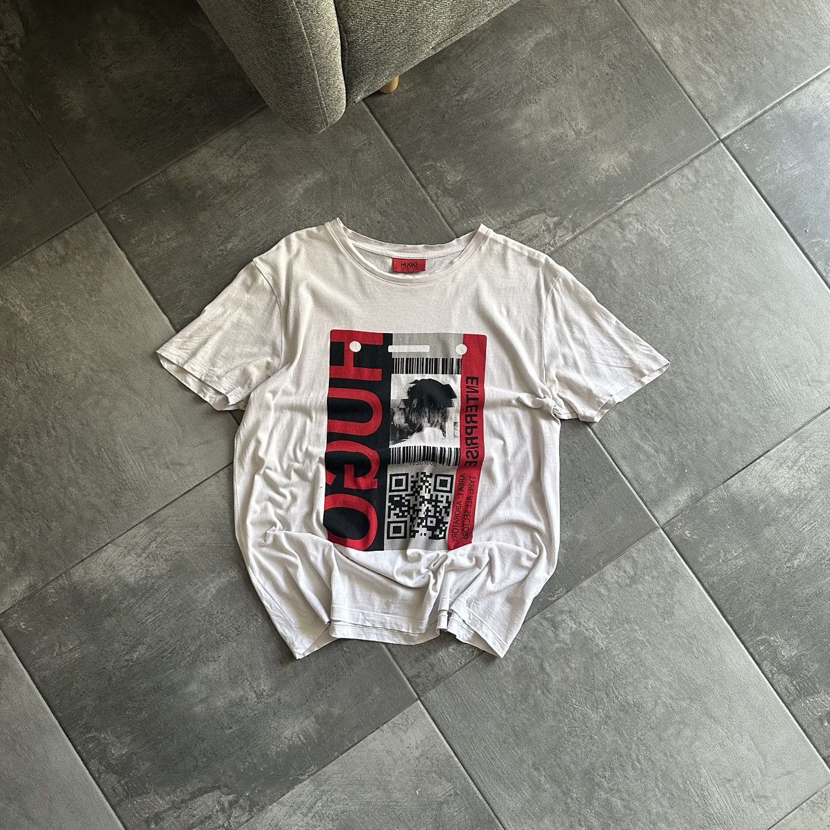 Hugo Boss Vintage Japanese Style Hugo Boss T-shirts Big Logo Size US M / EU 48-50 / 2 - 1 Thumbnail