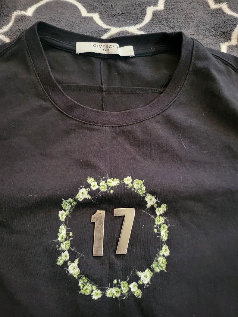 Givenchy Givenchy SizeS Short Sleeve T-Shirt, Embroidered Logo, Unbe Size US M / EU 48-50 / 2 - 2 Thumbnail
