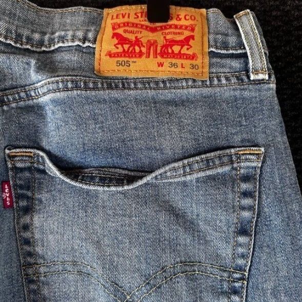 Levi's VINTAGE Levi's 505 Regular Fit Jeans Mens W36 L30 Blue Denim Straight 505 Jeans Mens Boys? Size US 36 / EU 52 - 4 Thumbnail