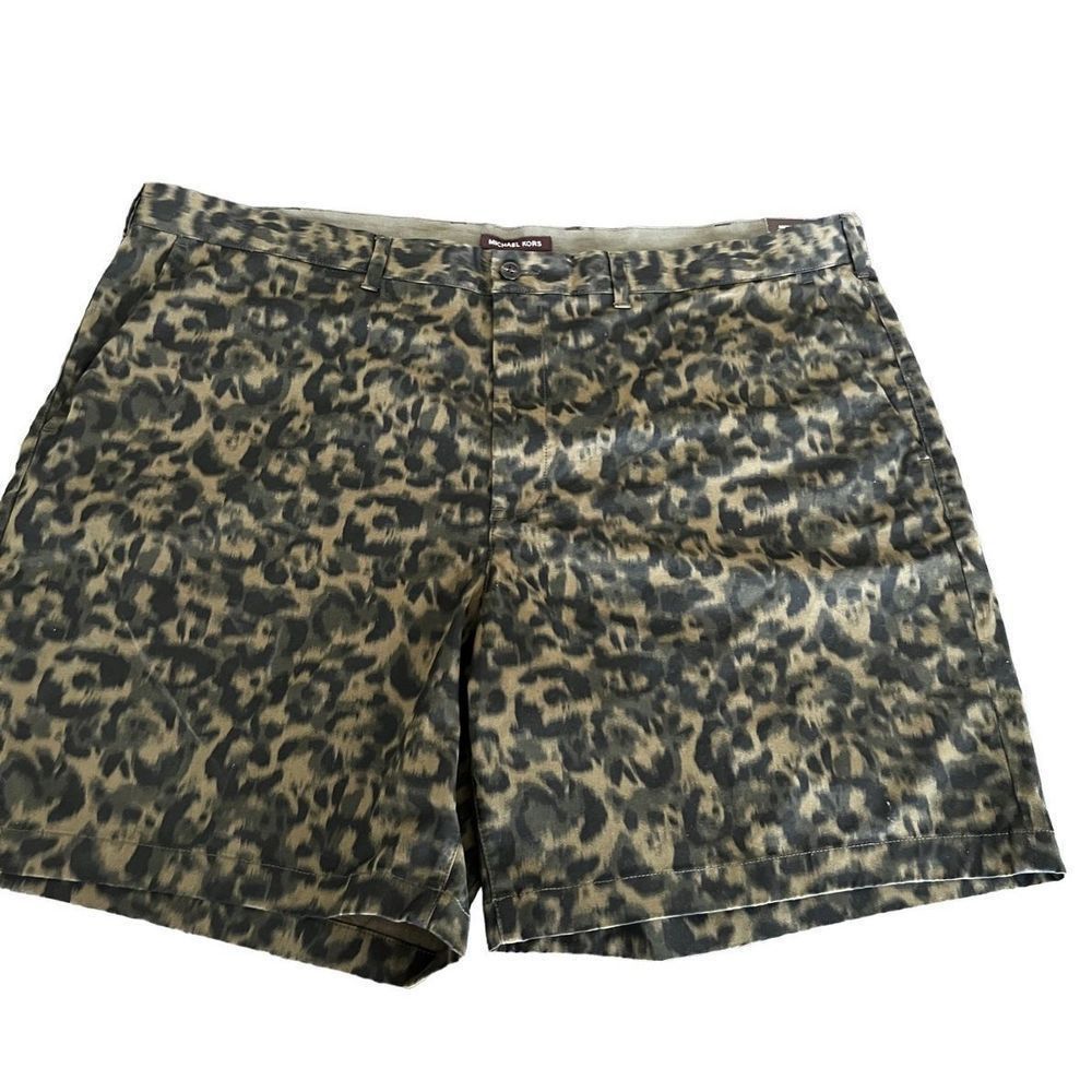 Michael Kors MICHAEL KORS Camo fatigue Shorts Size 38" / US 16 / IT 52 - 1 Thumbnail