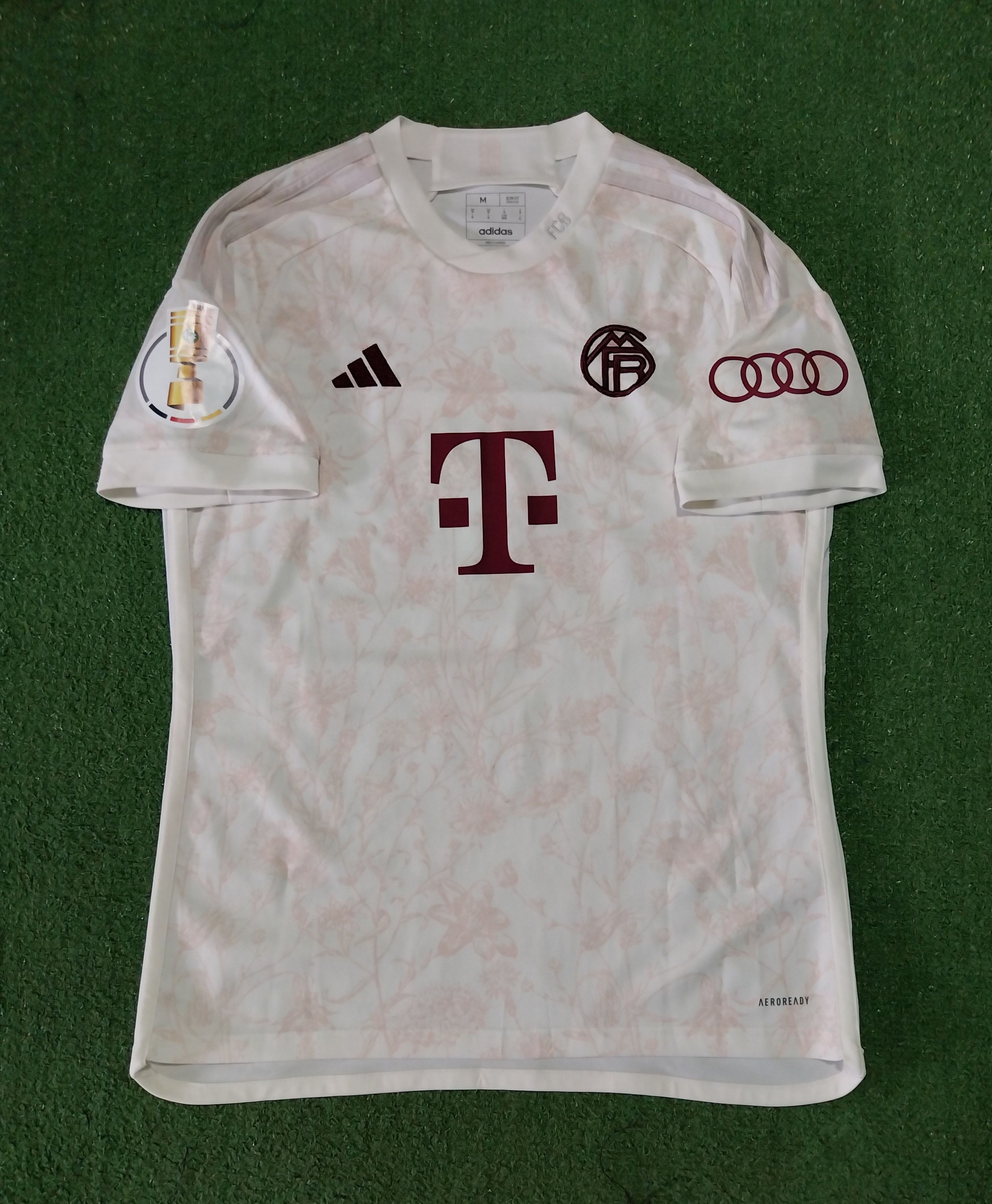 Adidas Bayern munchen 3rd 2023/2024 jamal musiala jersey football Size US M / EU 48-50 / 2 - 1 Thumbnail