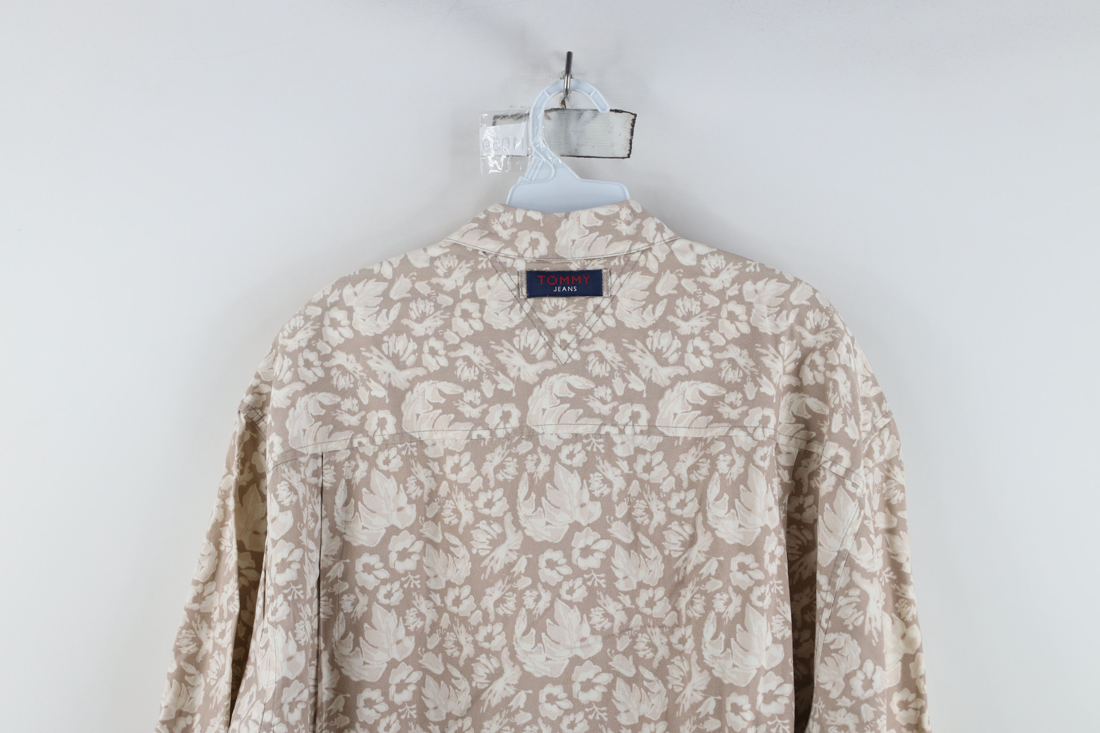 Tommy Hilfiger Vintage 90s Tommy Hilfiger Flower Luau Hawaiian Button Shirt Size US XL / EU 56 / 4 - 12 Thumbnail