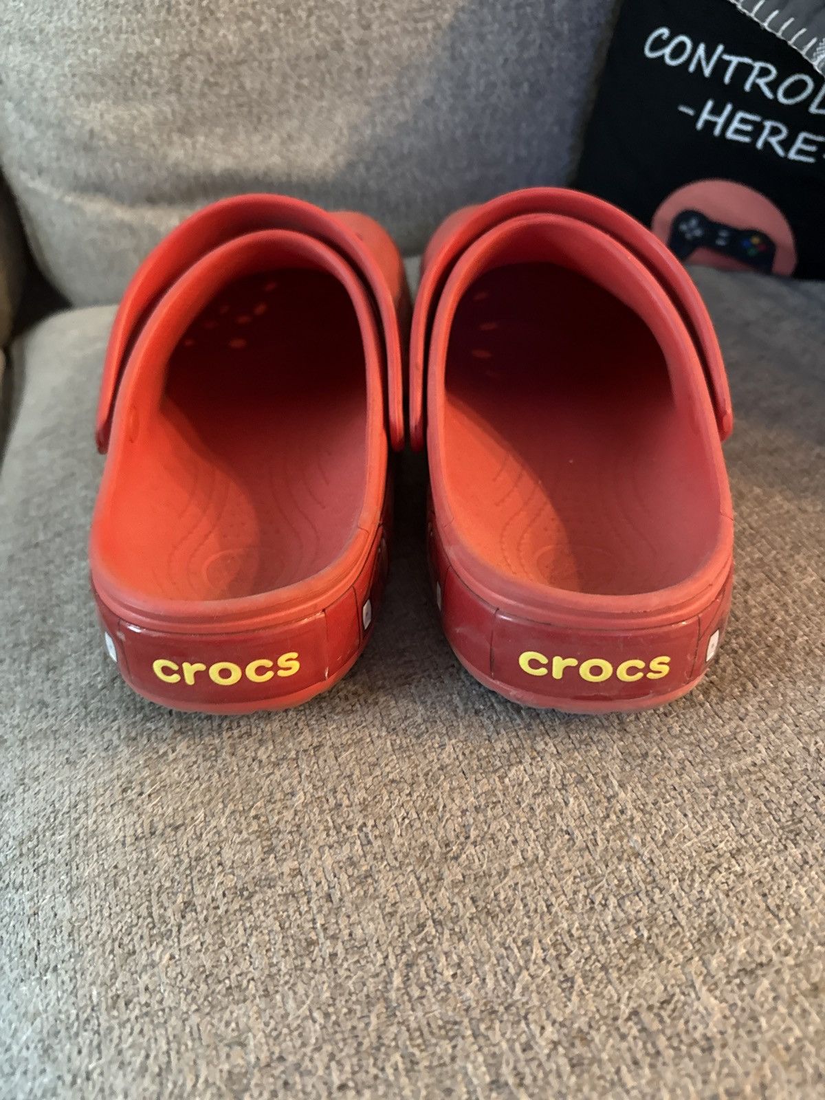 Crocs × Disney LIGHTNING MCQUEEN CROCS Size US 10 / EU 43 - 2 Thumbnail