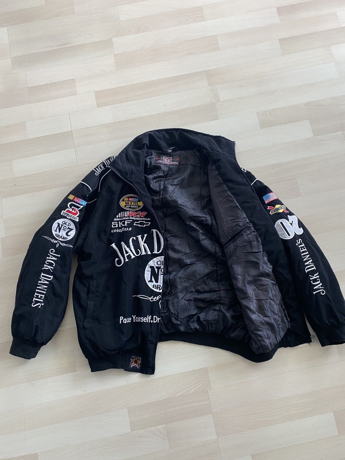 Formula 1 Jack Daniels Racing Embroided Logo Bomber Jacket Size US XL / EU 56 / 4 - 10 Thumbnail