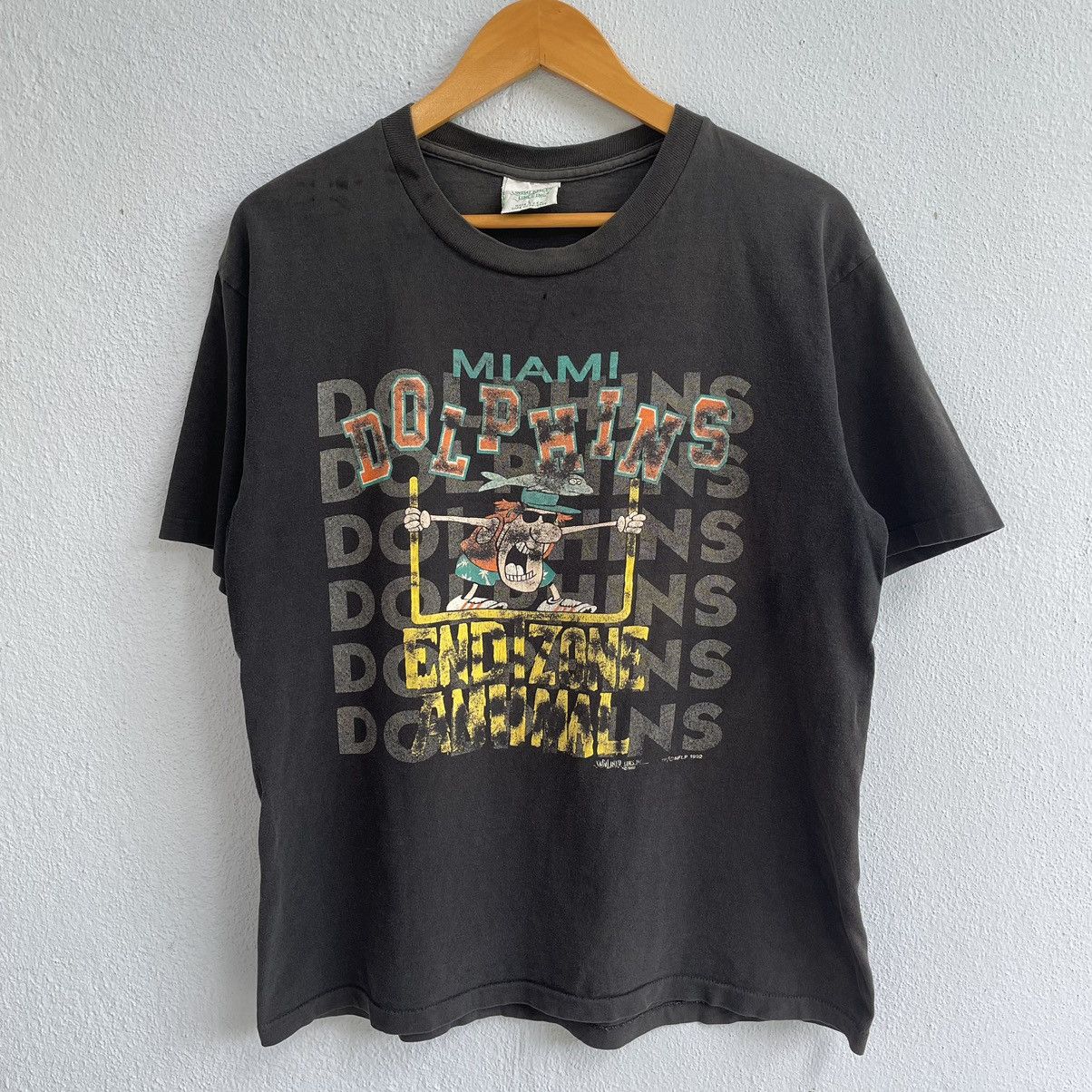 NFL × Vintage Vintage 1992 NFL miami dolphin endzone animal tshirt Size US L / EU 52-54 / 3 - 1 Thumbnail
