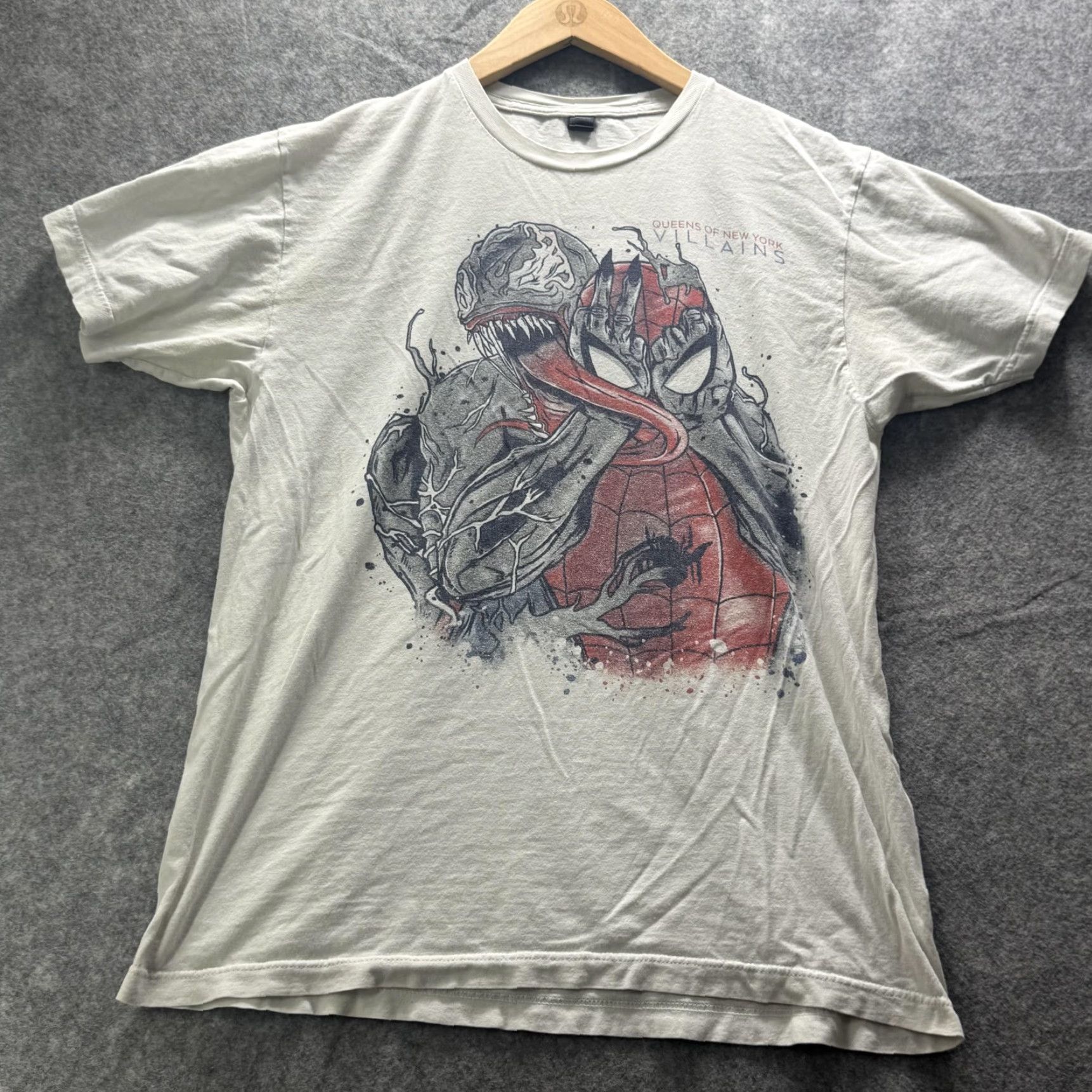Tultex Tultex Mens L White Spider-Man Venom Graphic Tee Marvel Villains Crewneck Shirt Size US L / EU 52-54 / 3 - 2 Thumbnail
