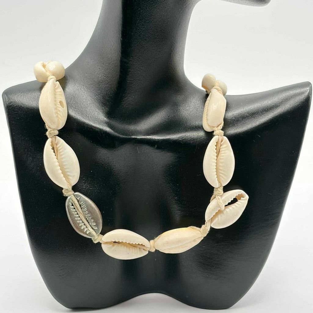 Other Cream Cowrie Shell Necklace Size ONE SIZE - 1 Thumbnail