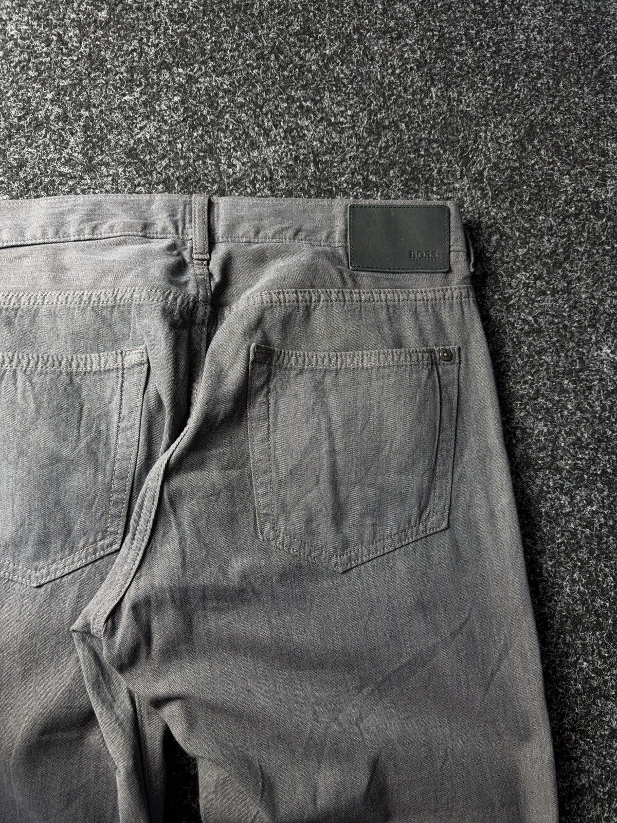 Hugo Boss Luxury Designer Hugo Boss Regular Fit Grey Casual Pants Size US 34 / EU 50 - 16 Thumbnail