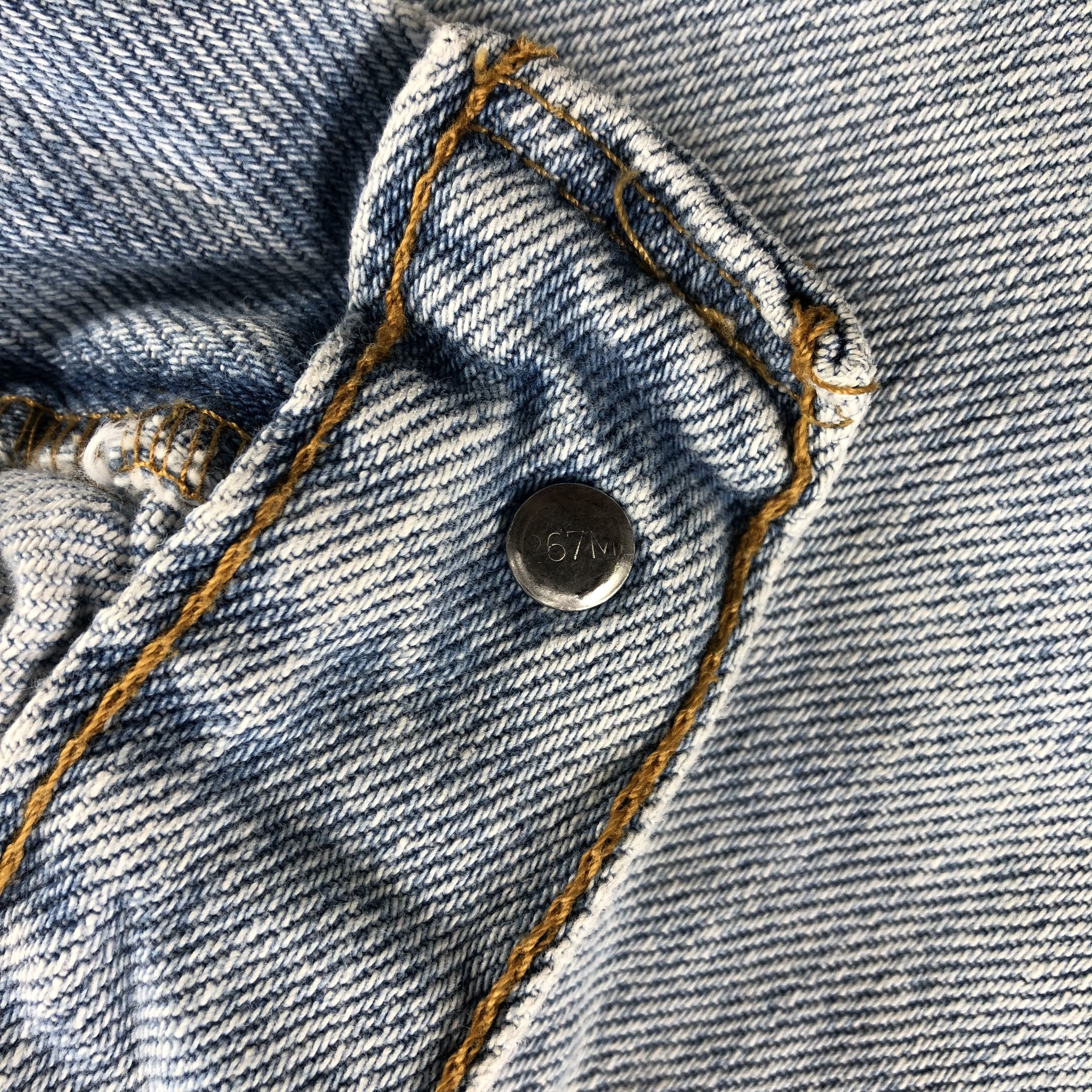 Levi's × Vintage Vintage Light Wash Levis 505 Jeans-JM3133 Size US 32 / EU 48 - 9 Thumbnail