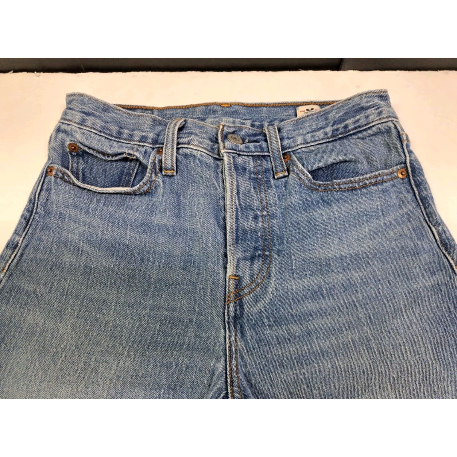 Levi's Levi's Womens Jeans Blue 27 Inseam 27 White Oak Cone Denim Button Fly Raw Hem Size 27/27 Regular Rise High Vintage: No MPN 7206 7206 ( Denim ) Size 27" / US 4 / IT 40 - 4 Thumbnail