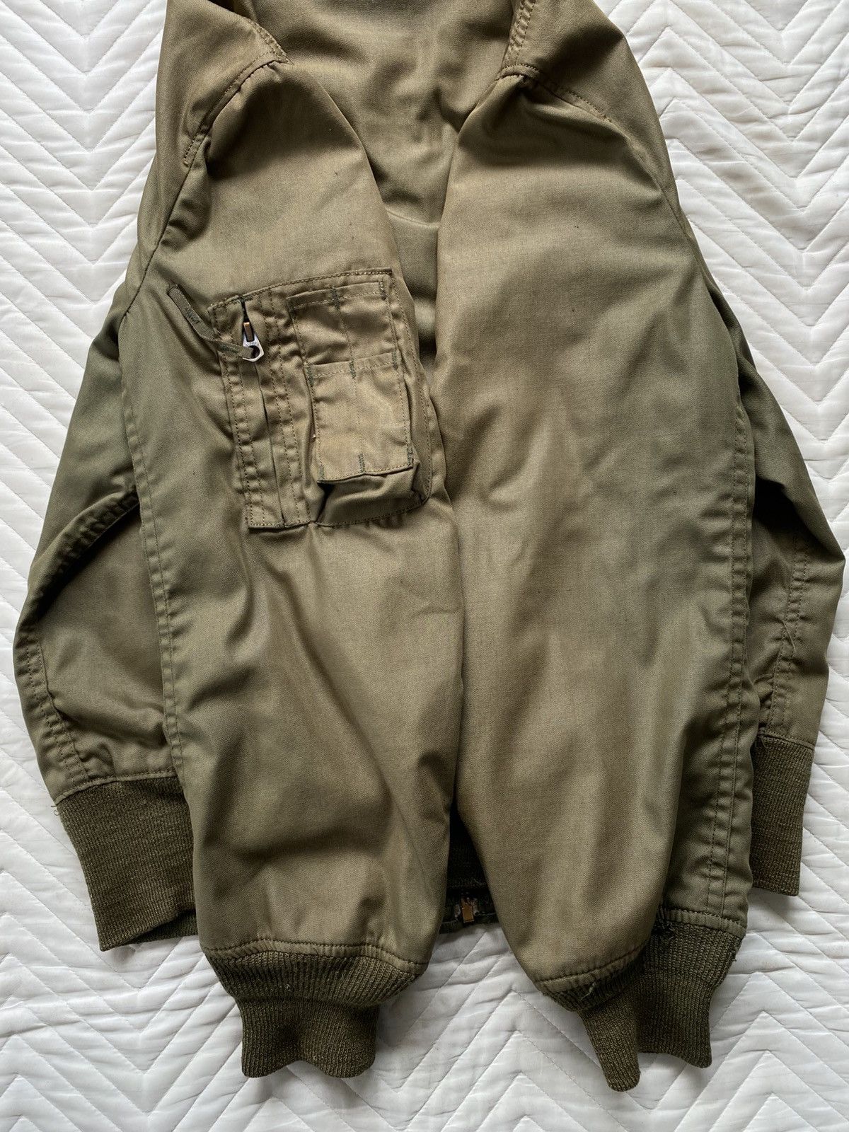 Vintage Cold Weather Combat Vehicle (CVC) Jacket – US Army Issue 🇺🇸 Size US S / EU 44-46 / 1 - 7 Thumbnail