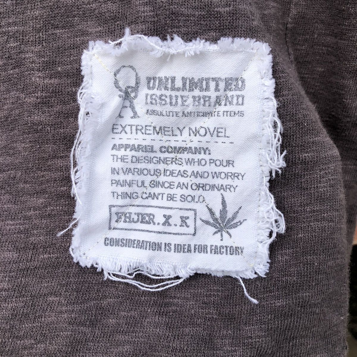 Vintage 🔥Rare🔥 UNLIMITED ISSUE BRAND Punk Style Tshirt Size US L / EU 52-54 / 3 - 5 Thumbnail