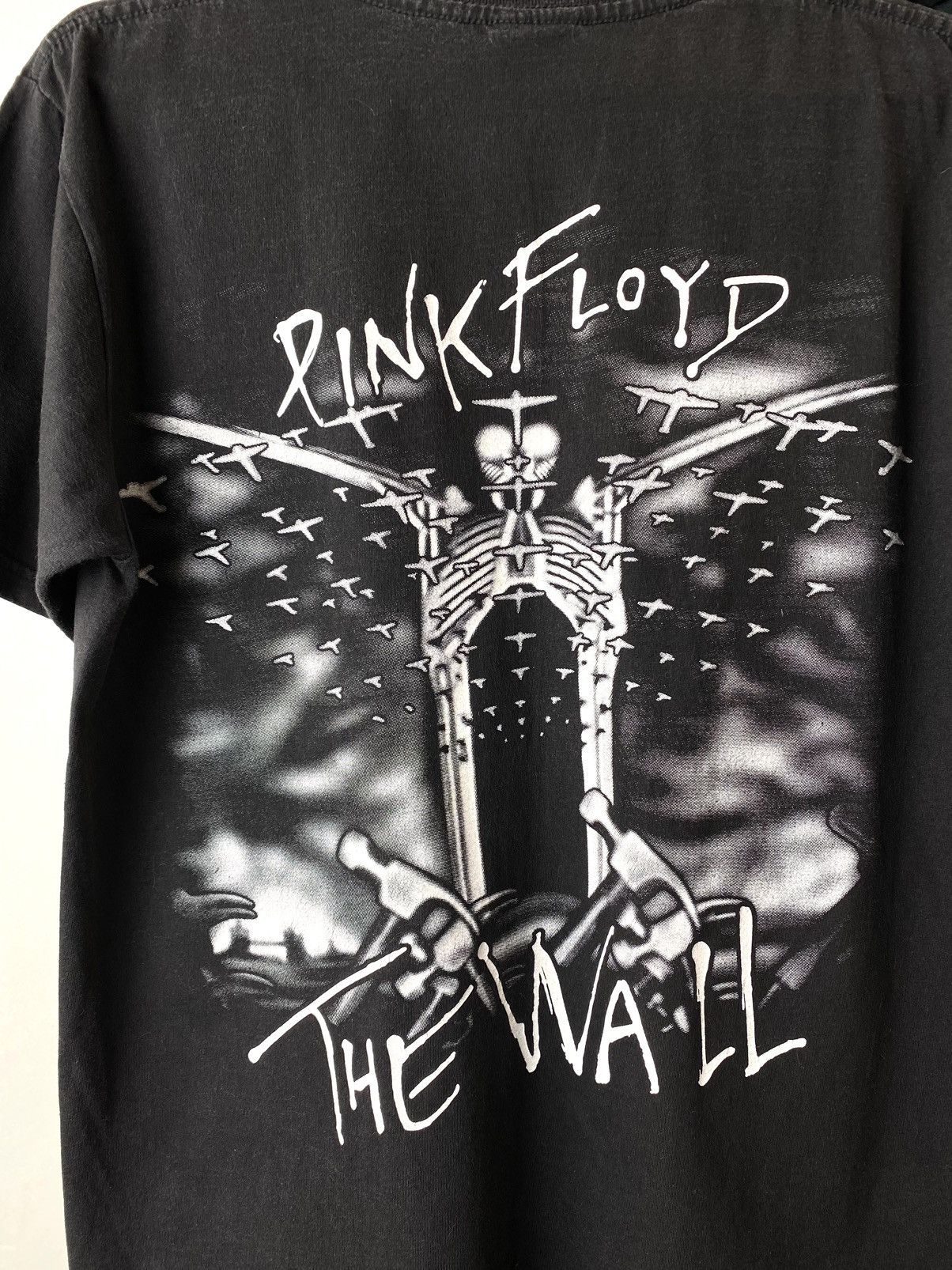 Band Tees Very Rare ! Vintage 1990’s Pink Floyd The Wall Album T Shirt Size US M / EU 48-50 / 2 - 10 Thumbnail